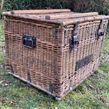 Wicker trunk
