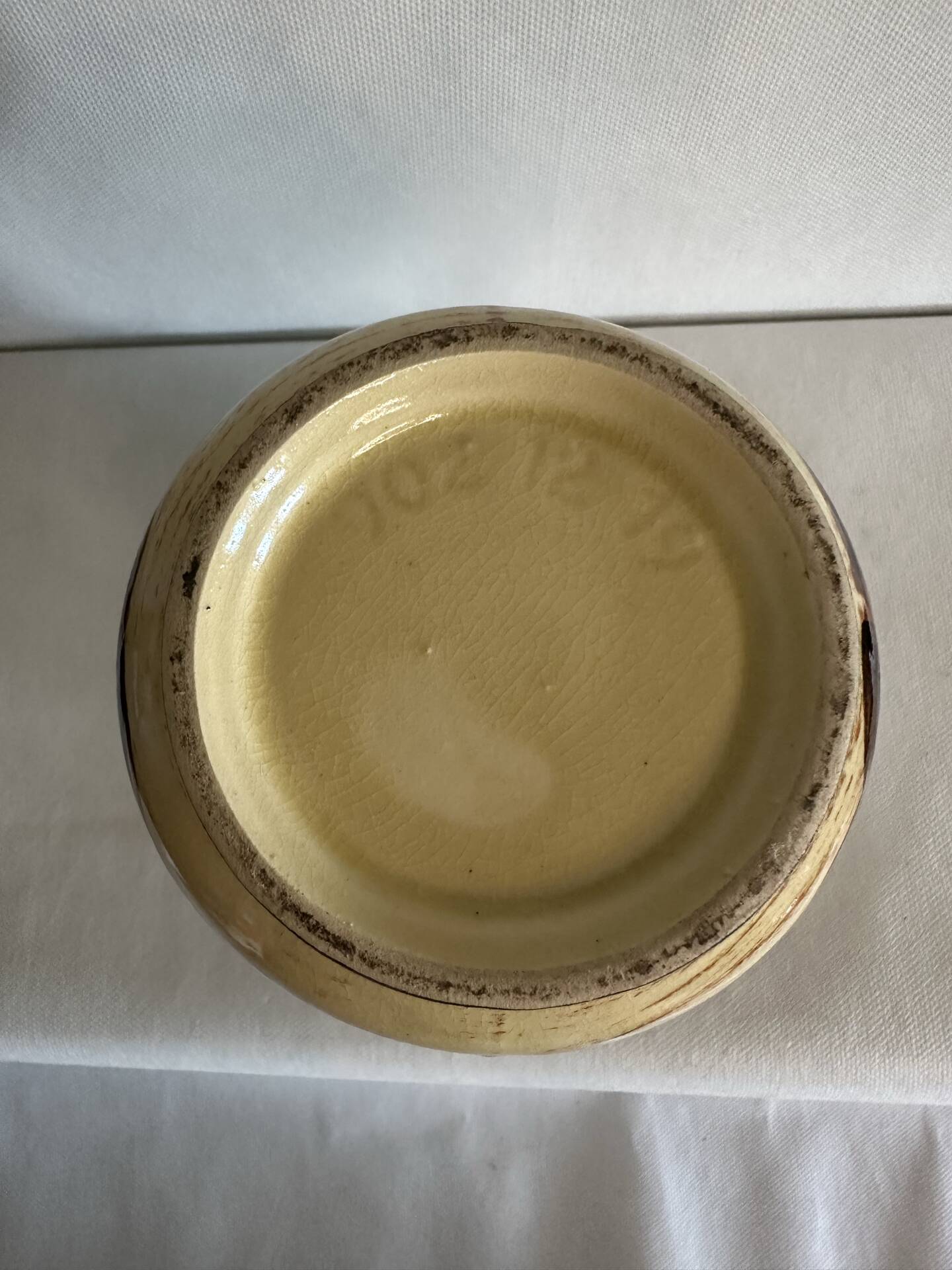 Pichet ancien en céramique émaillée – Décor floral