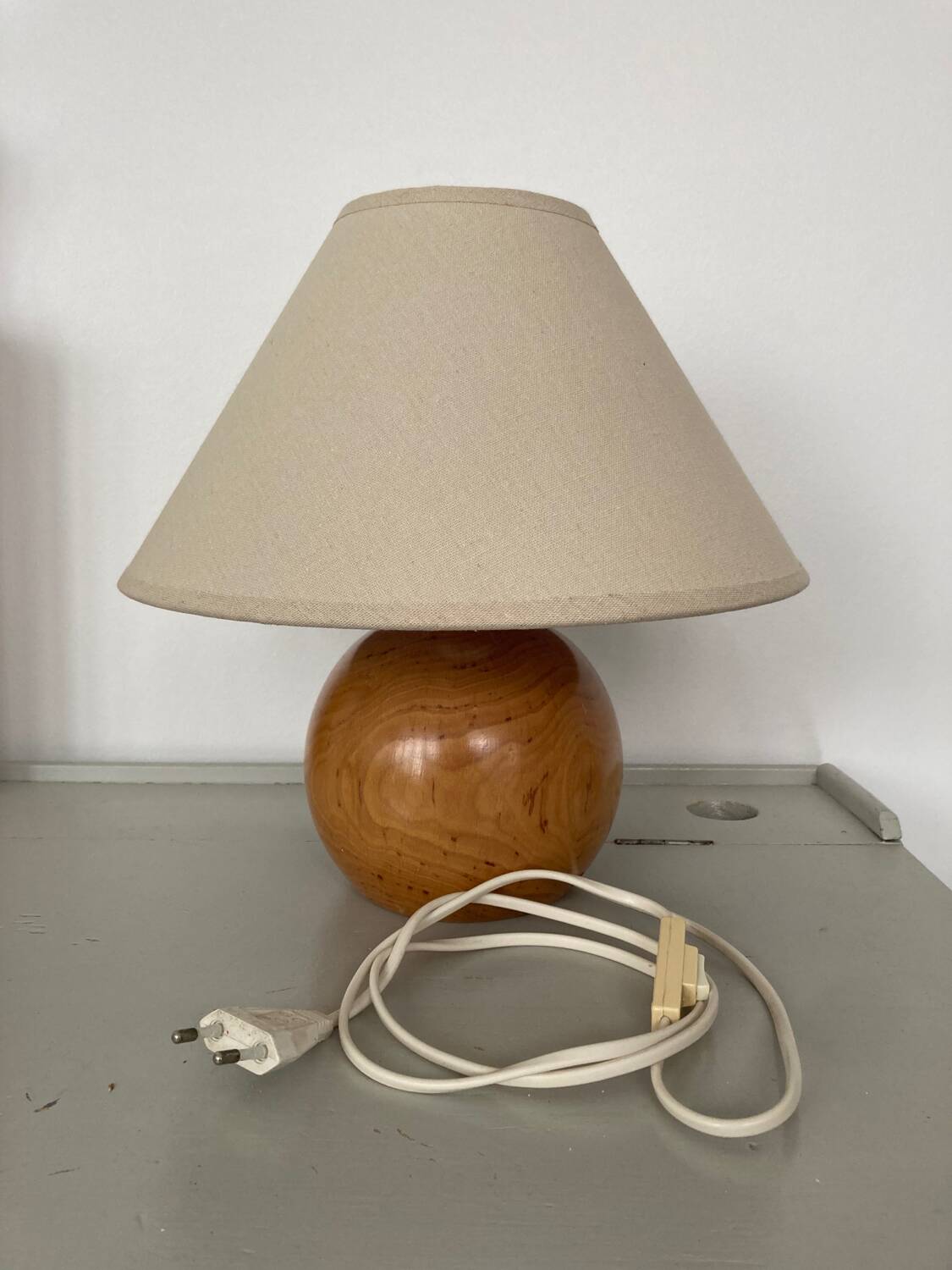 Solid wood ball lamp base