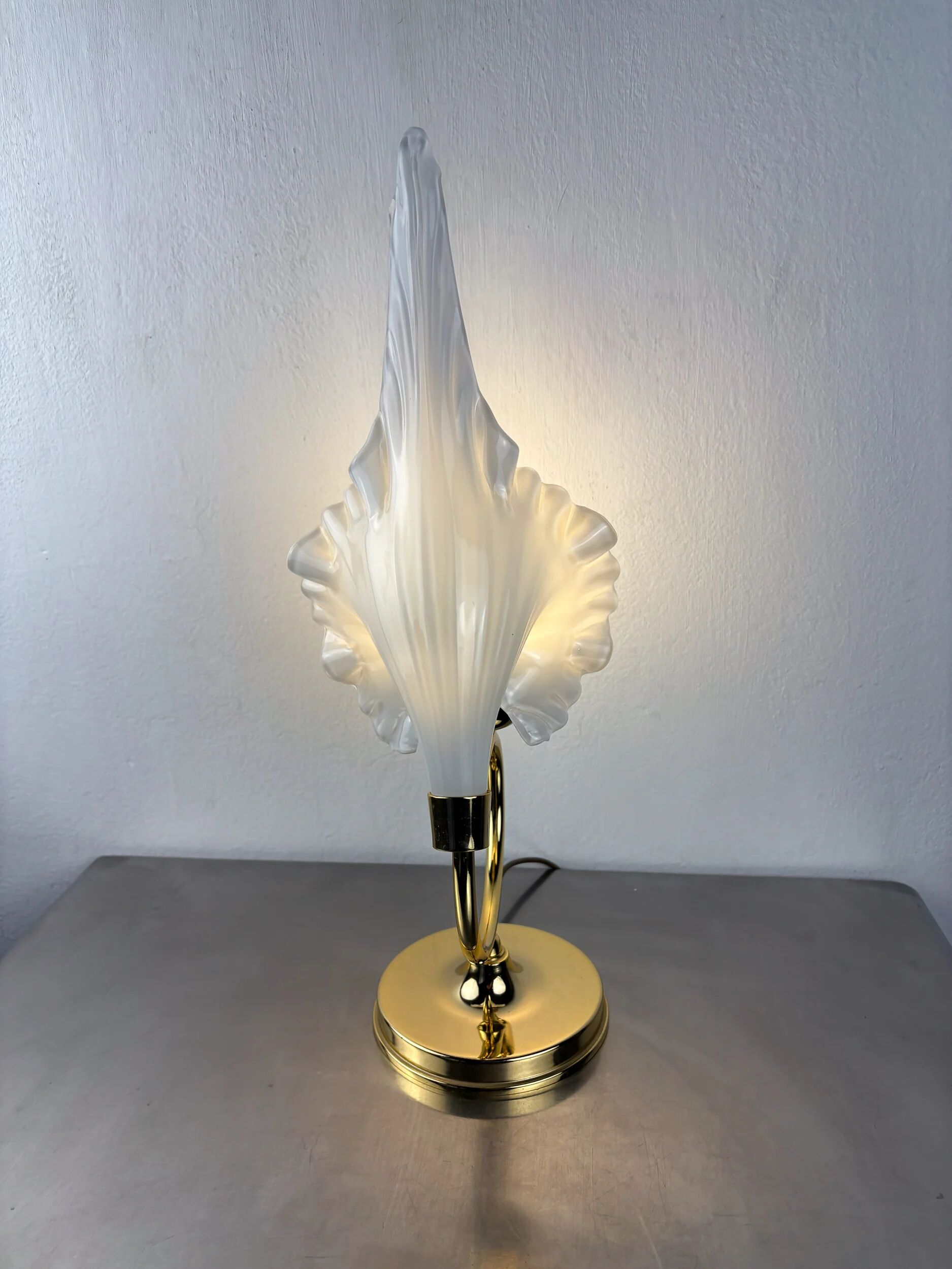 Italian white calla lily flower table lamp, Murano glass, 1970s