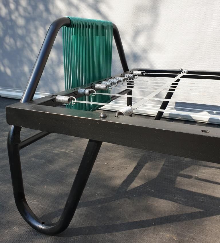 Metal bed  scoubidous green metal