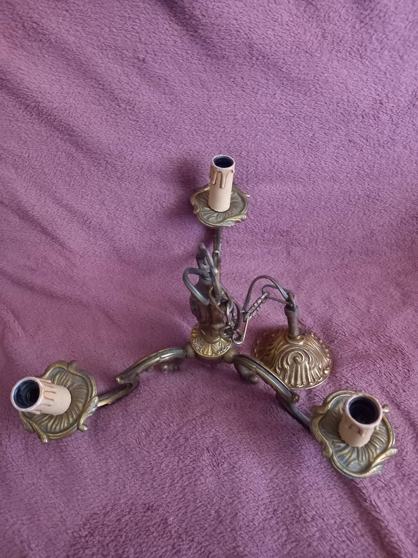 Bronze 3-light chandelier