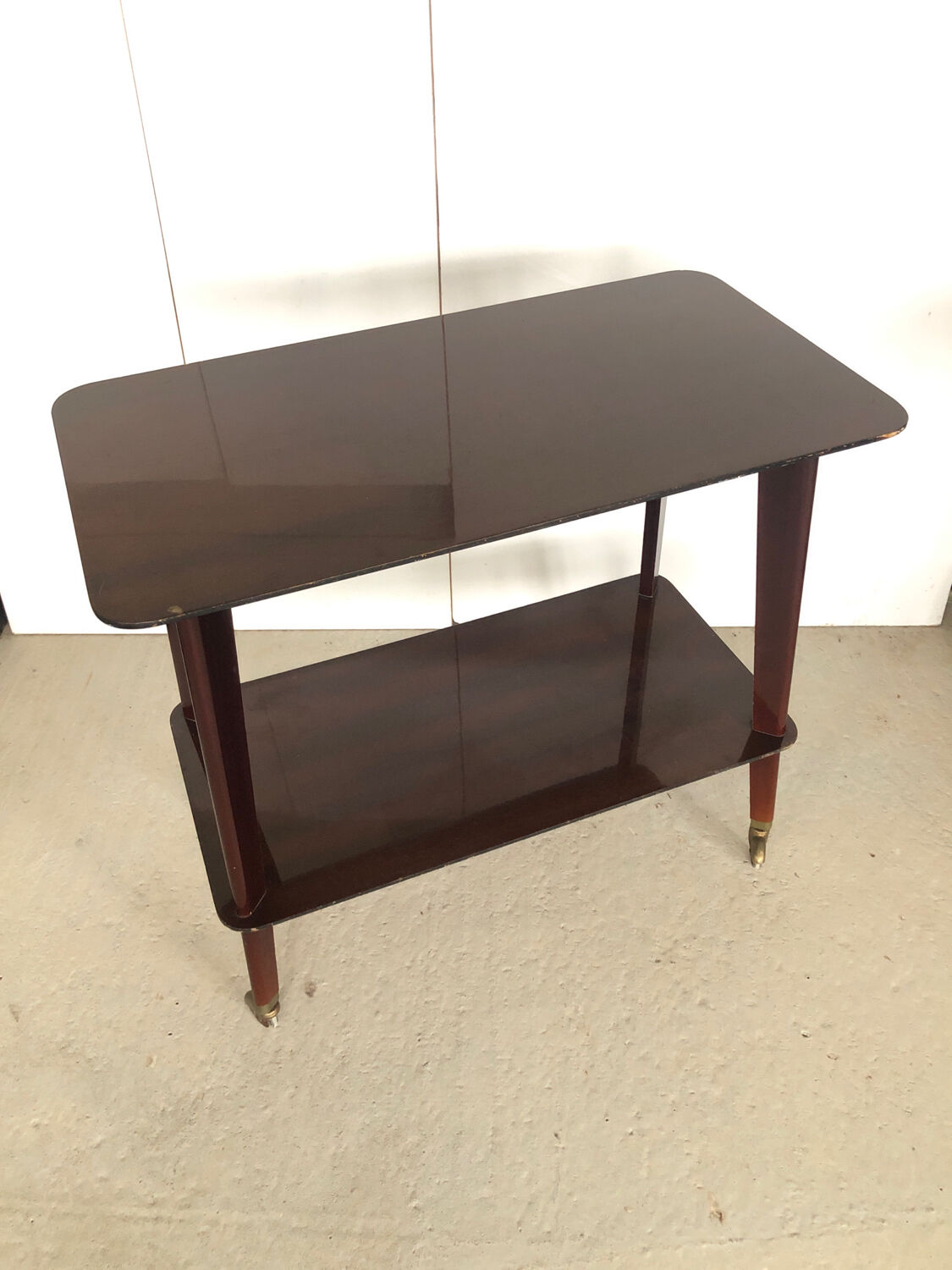 Service on wheels in Vintage varnished wood