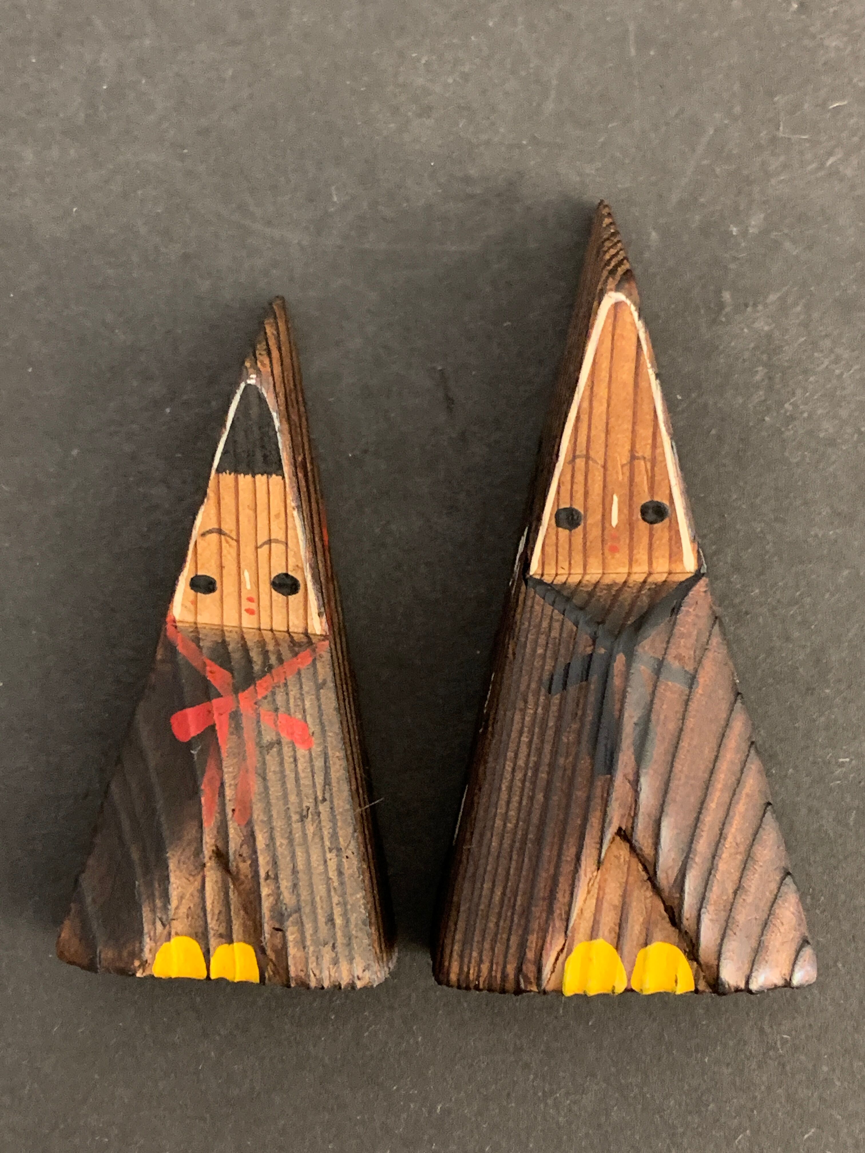 2 Japanese wooden dolls Kokeshi Yulinko