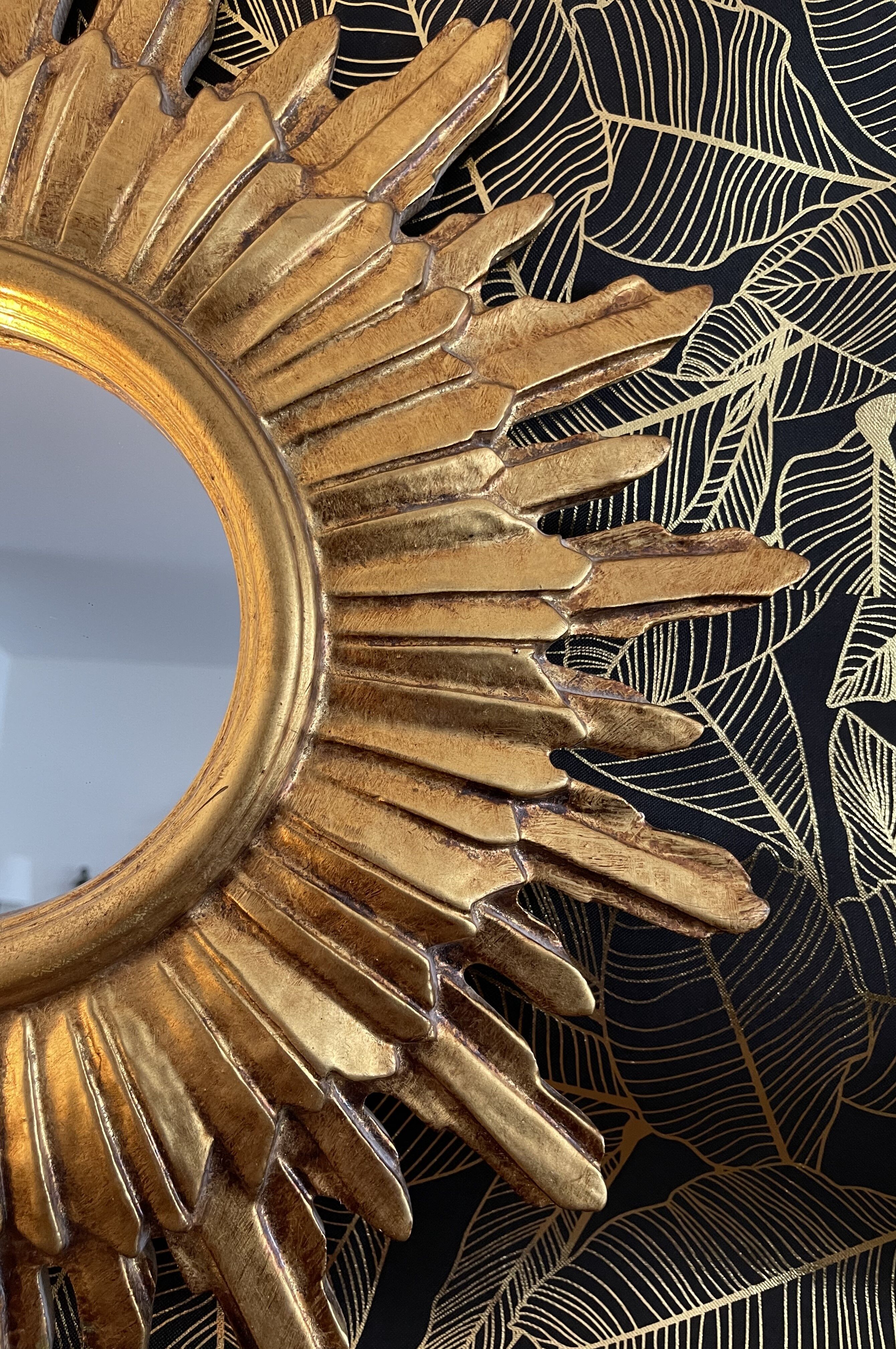 Miroir soleil bois feuille d’or 50 cm