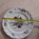 7 assiettes en porcelaine de Lunéville