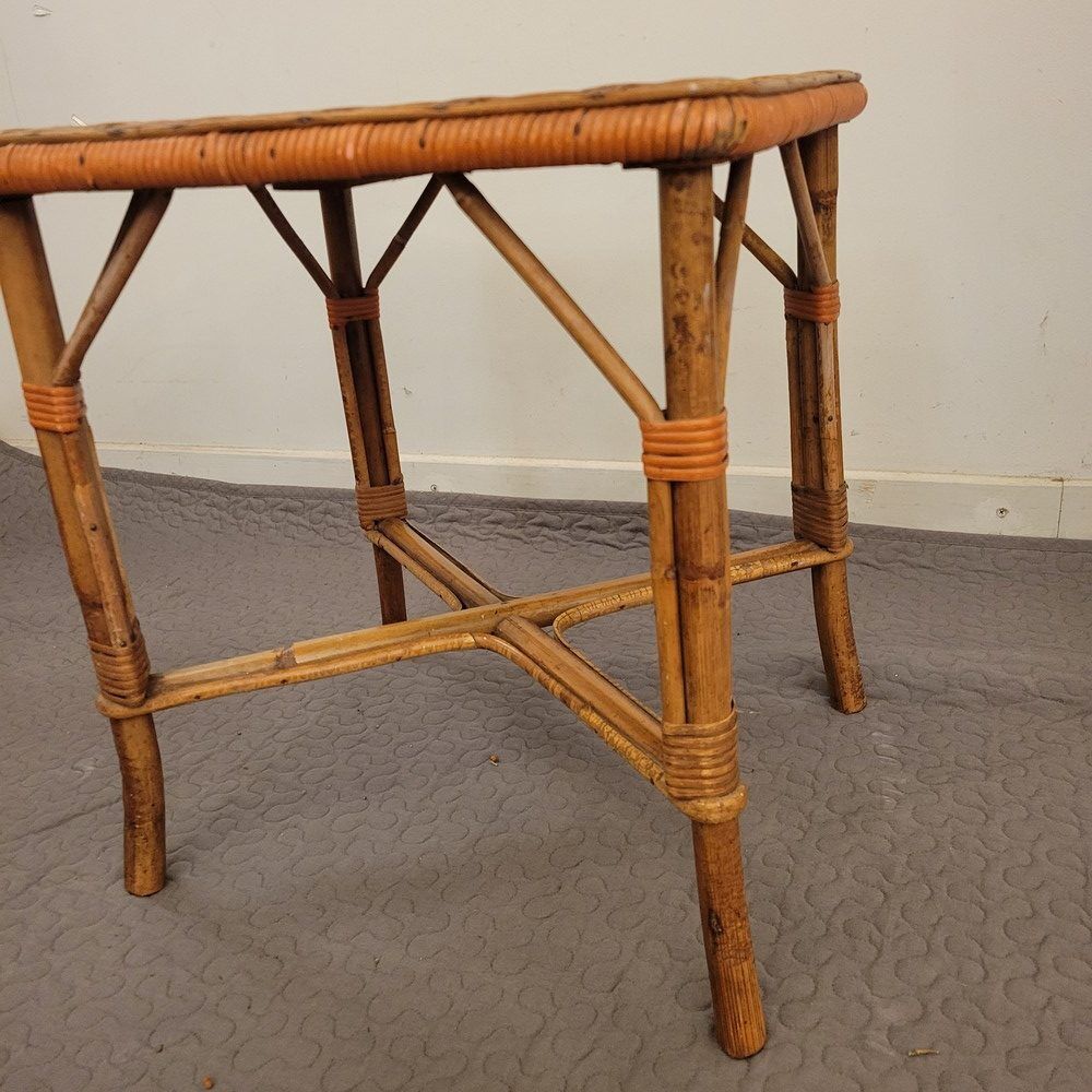 Petite table basse rotin