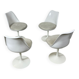 Eero Saarinen chaises tulipes en cuir blanc