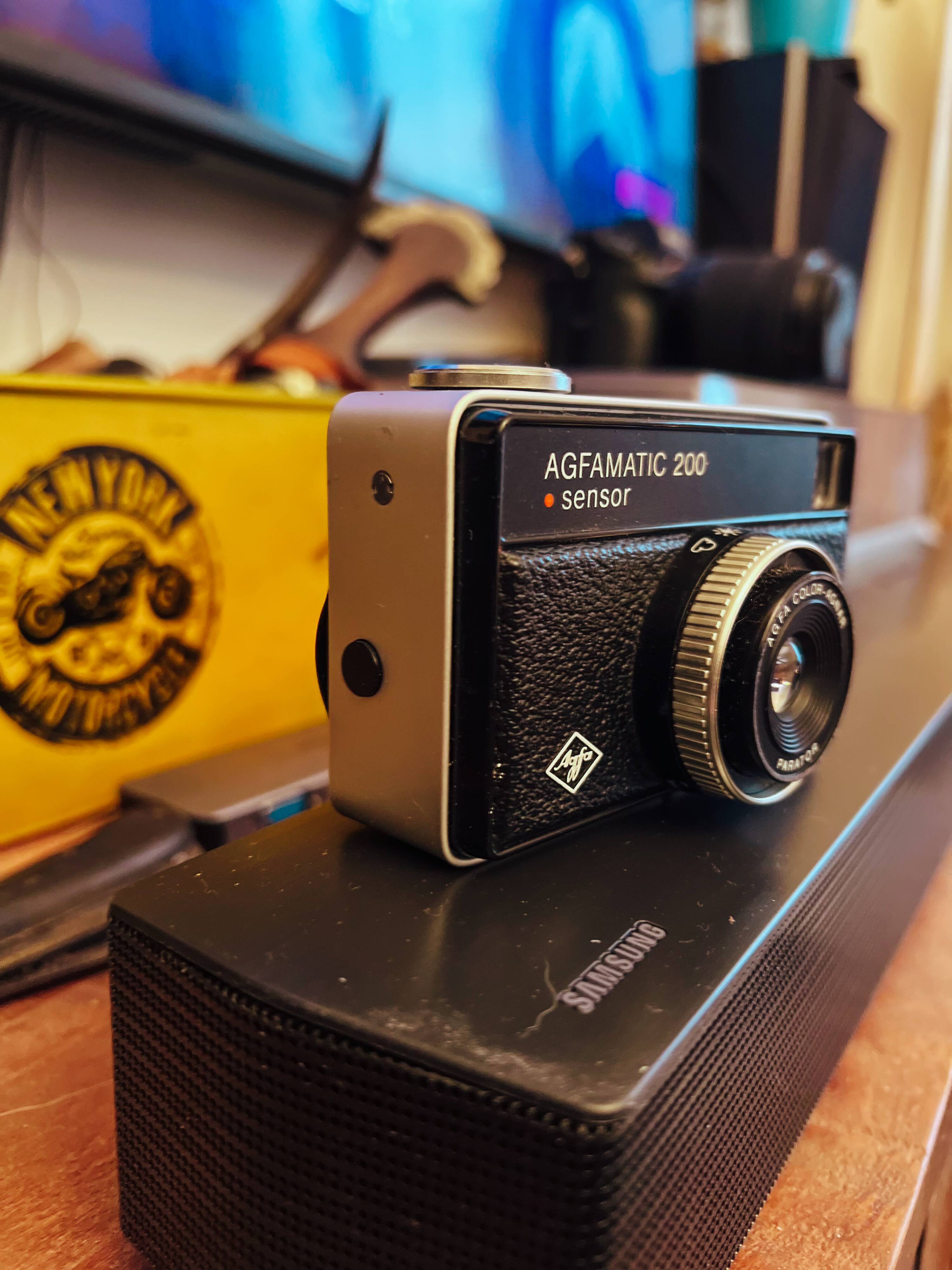 Old vintage camera Agfamatic 200 sensor