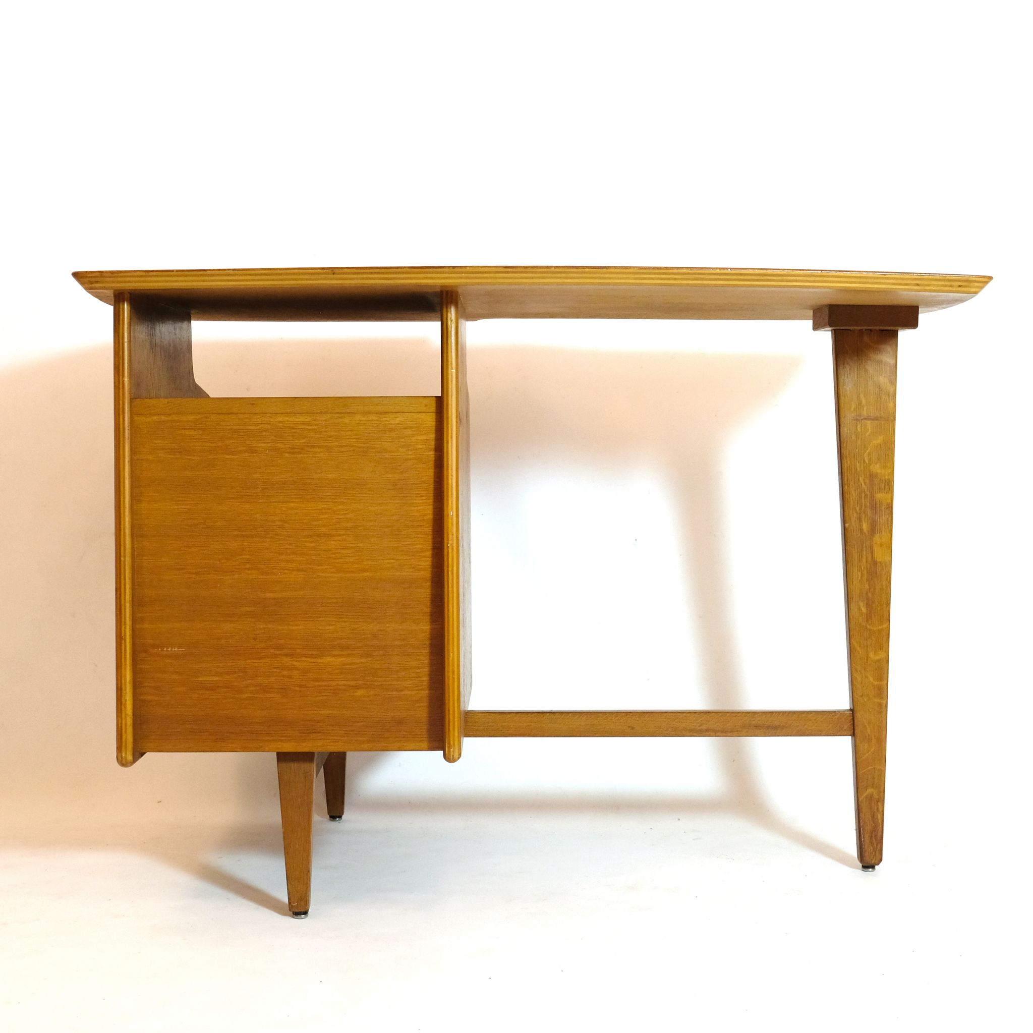 Bureau en chêne tripode, Jacques Hauville 1950