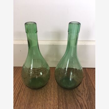 Lot 2 carafes