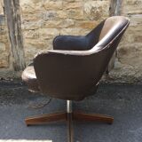Executive armchair by Eero Saarinen for Knoll