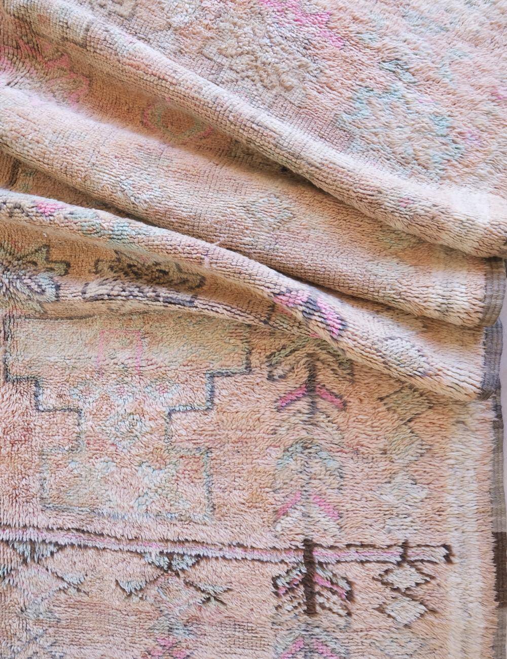 Vintage Berber Rug - 370 x 190 cm