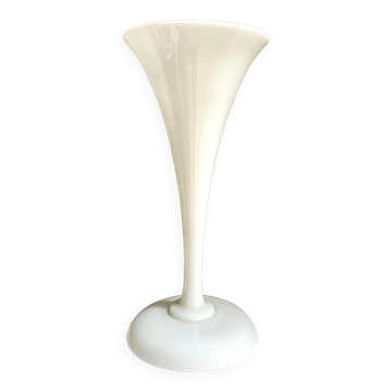 Vase en opaline