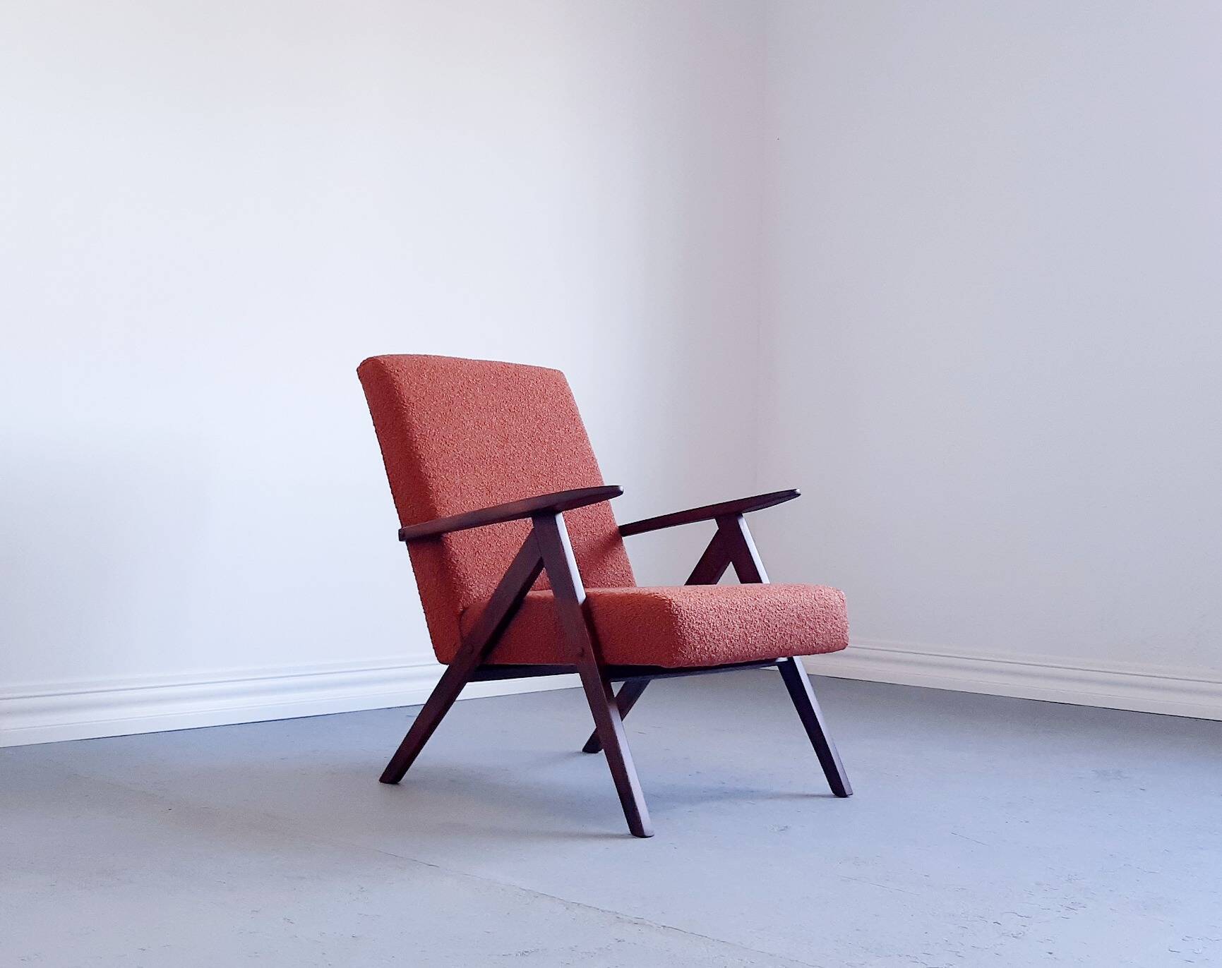 Mid Century Easy Chair Model B 310 Var in Rusty Brown Boucle