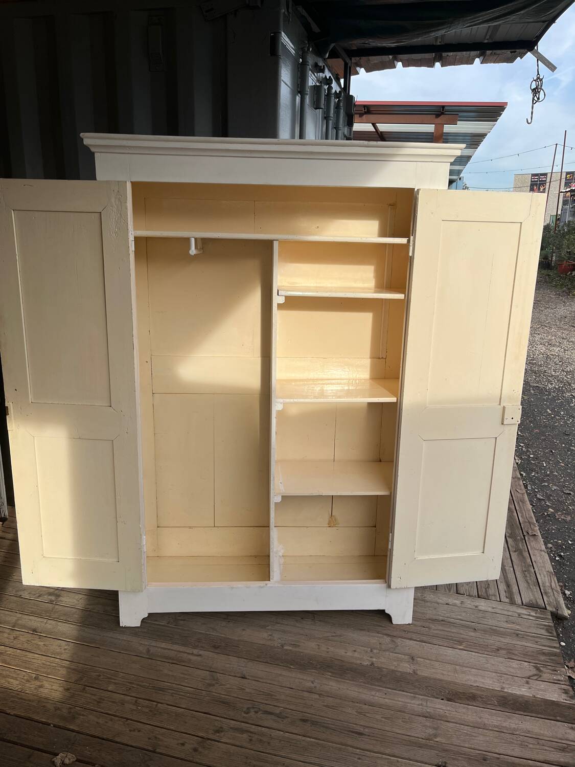 Armoire, penderie parisienne