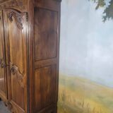 Low walnut cabinet from the late 18th century