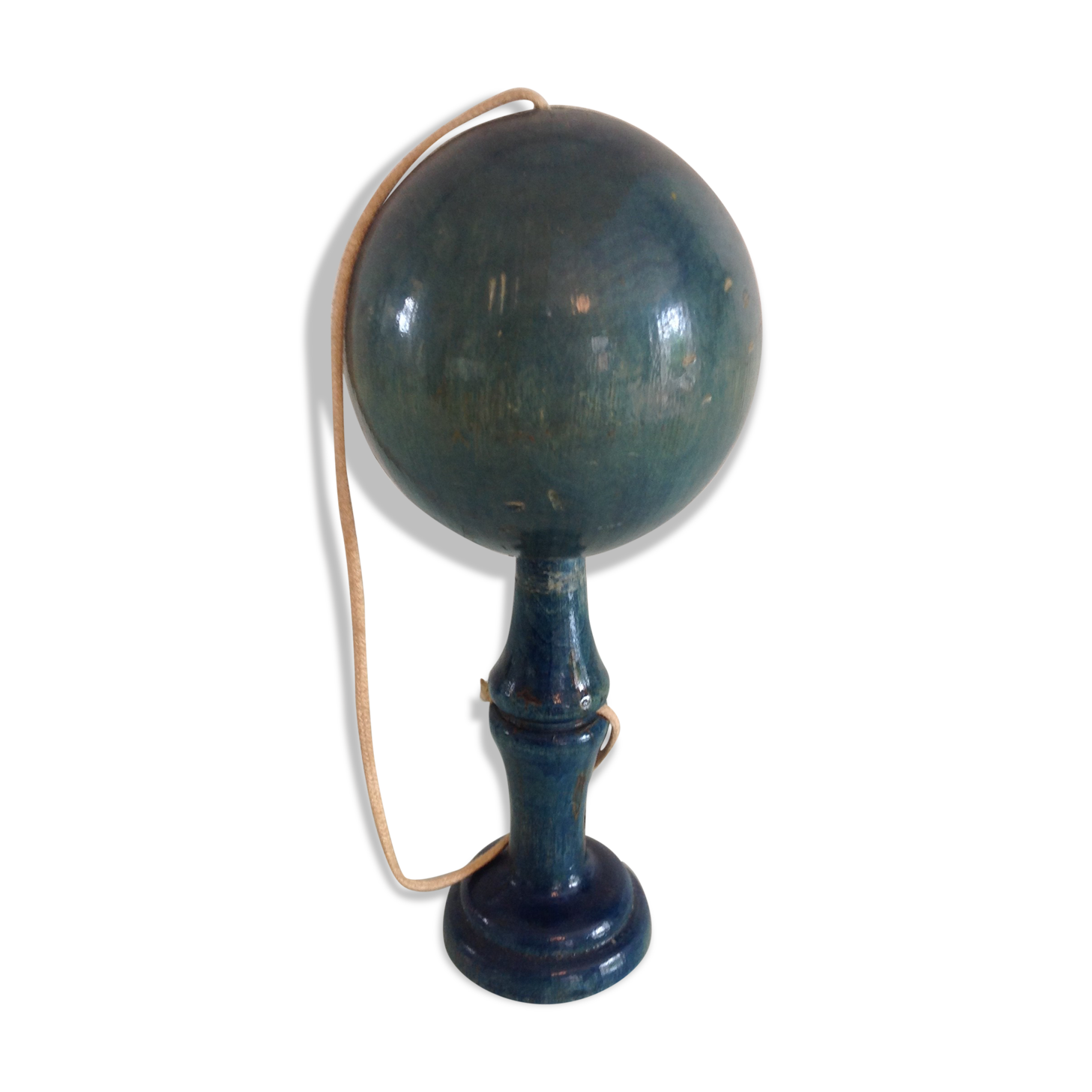 Former wooden blue bilboquet