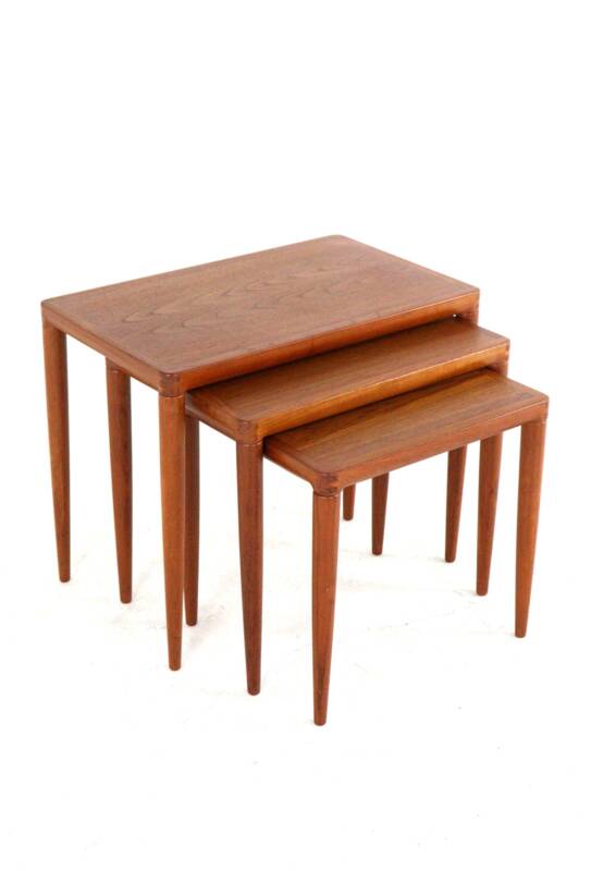 3 tables gigognes par Henry W. Klein pour Bramin