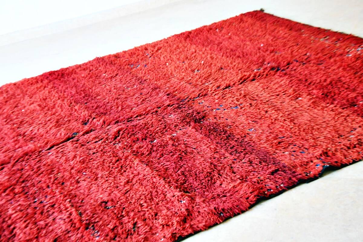 Moroccan Berber rug Beni Mguild vintage 255 x 206 cm