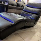 Black faux leather chaise longue