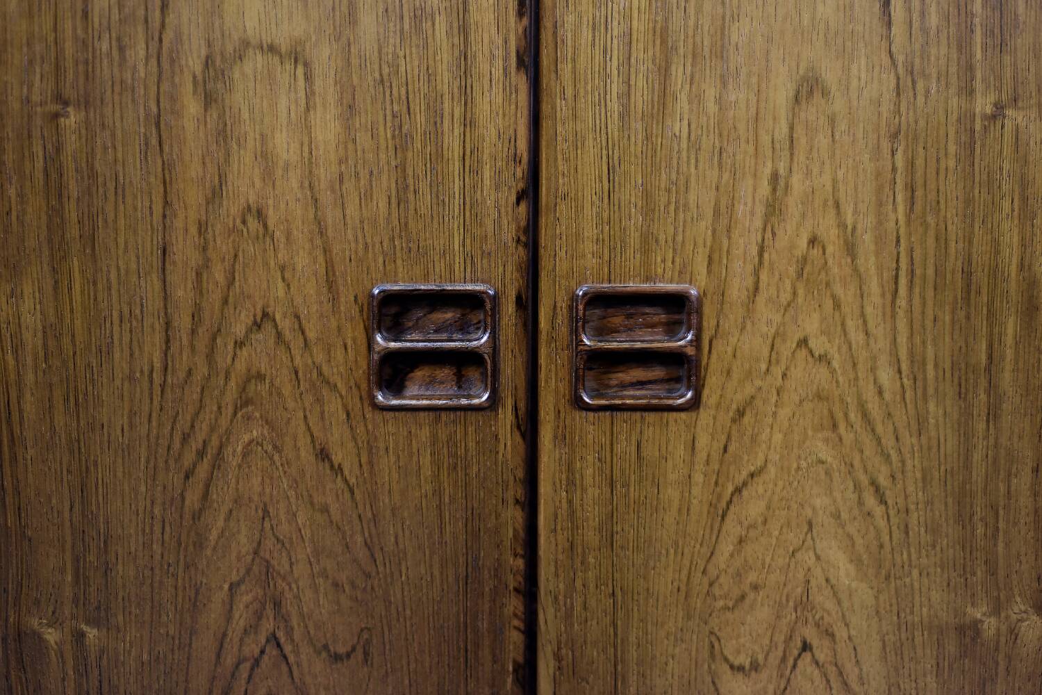 Buffet haut vintage scandinave moderne en palissandre avec bar par Æ. Jensen & T. Mølholm