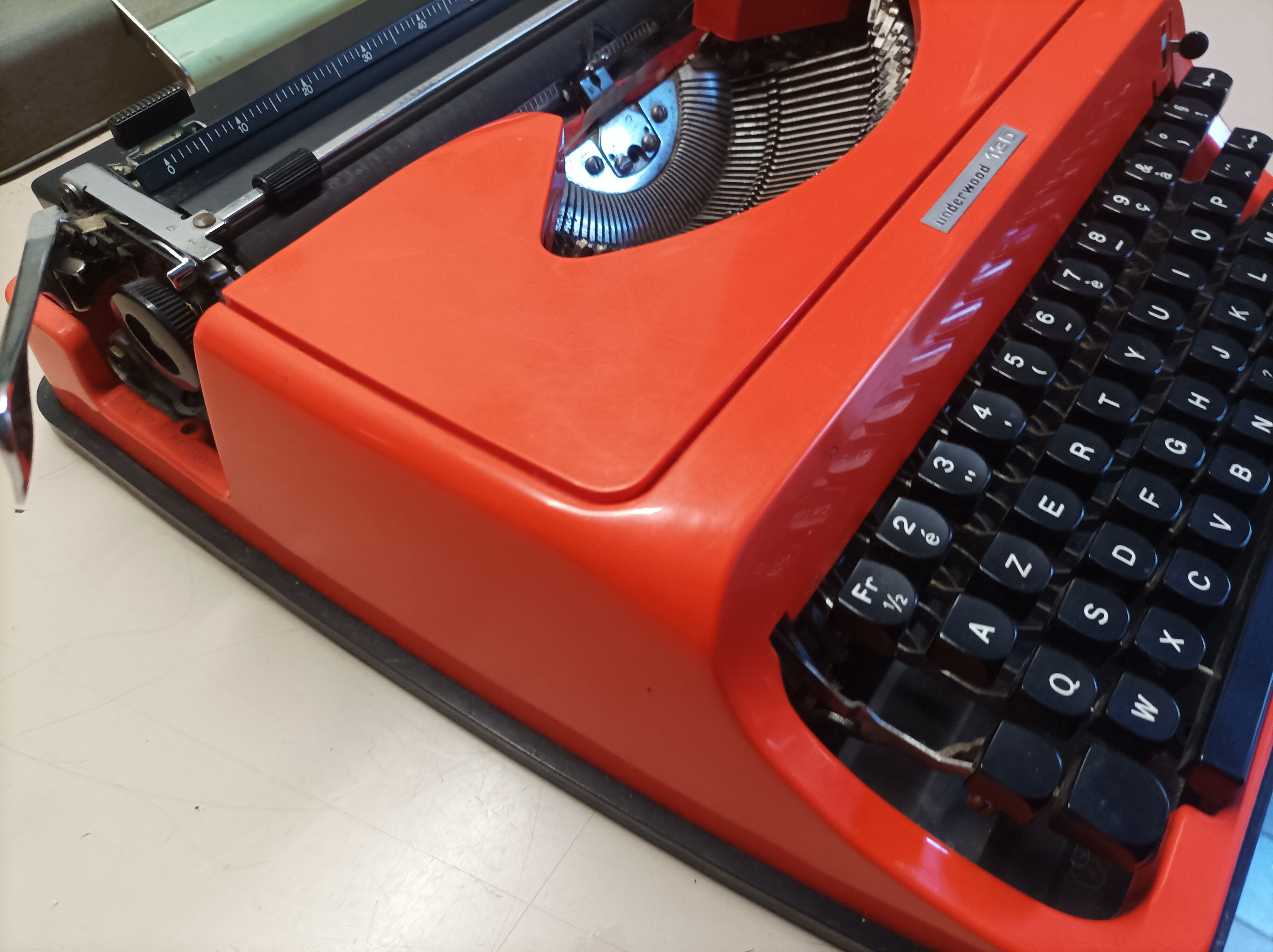 Orange Brother 210 typewriter (missing Logo)