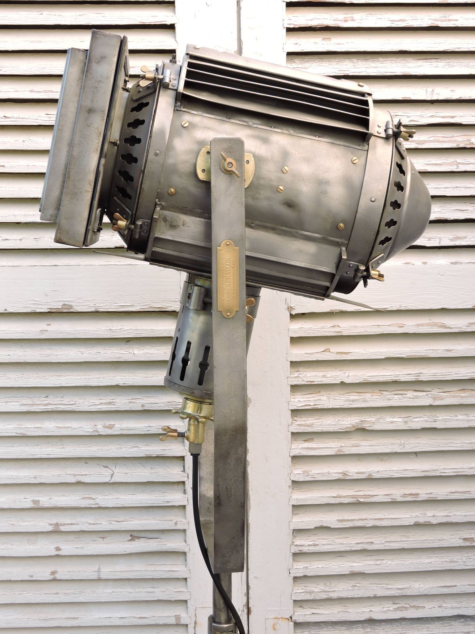 Cinema projector, Clémançon theater on its original foot.