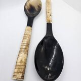 Buffalo horn serving cutlery set with ribbed bone handle
