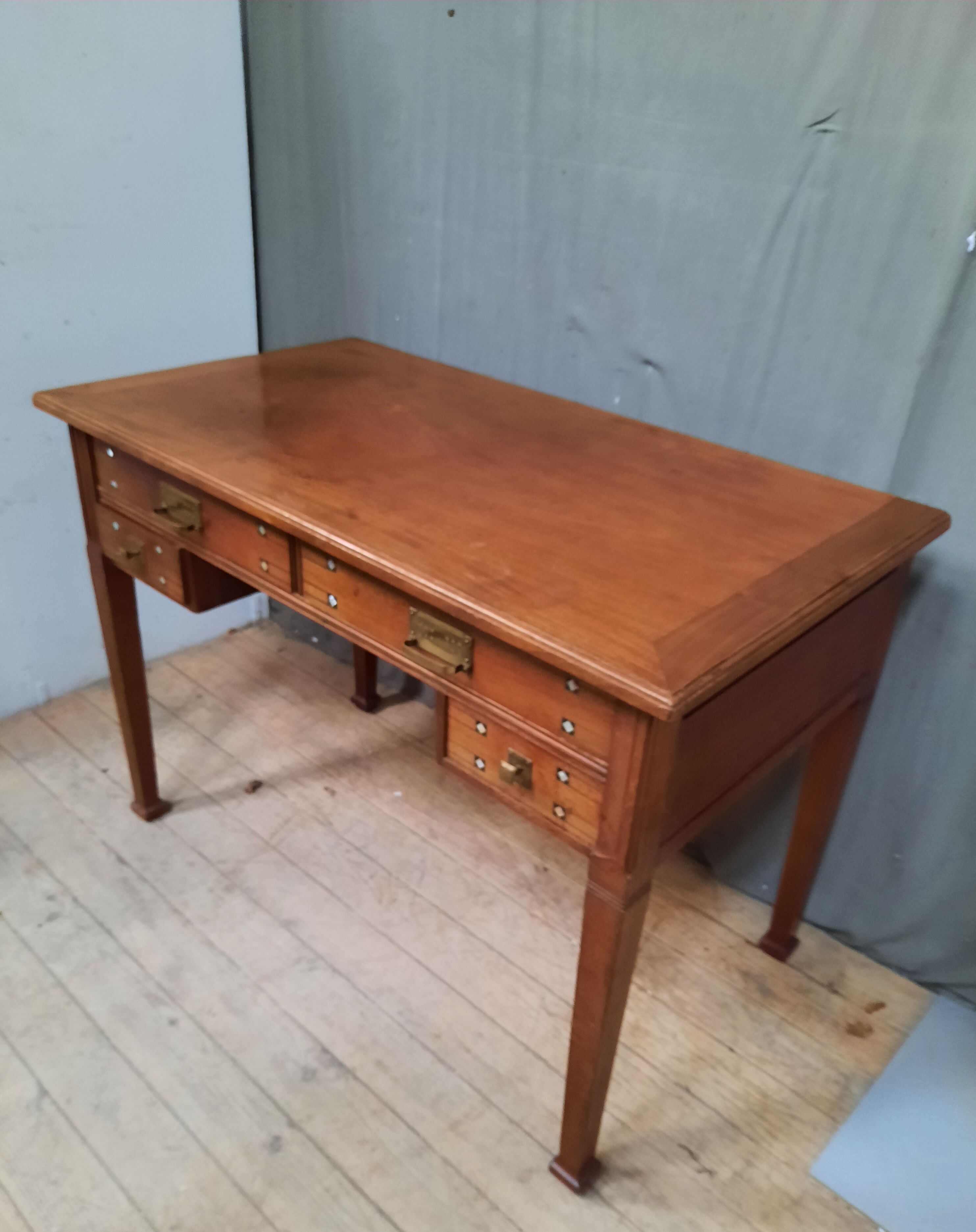 Bureau plat