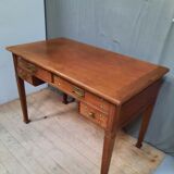 Flat desk