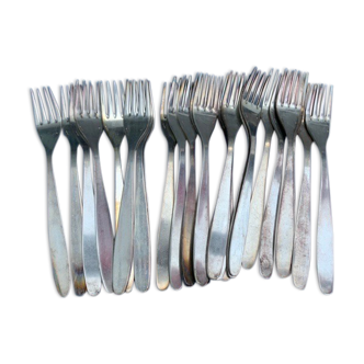 24 forks