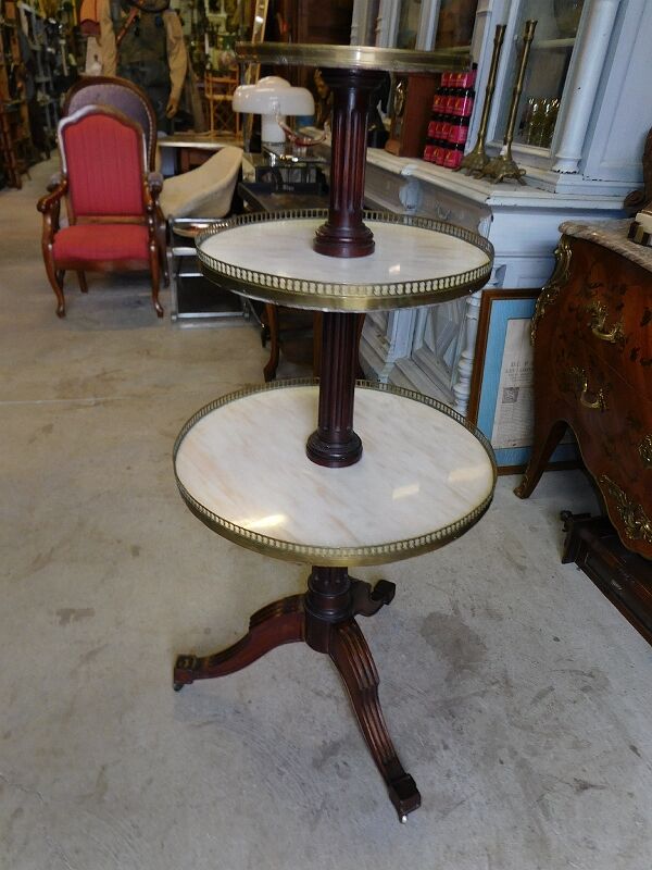 Rotating store floor in mahogany and marble of the nineteenth century