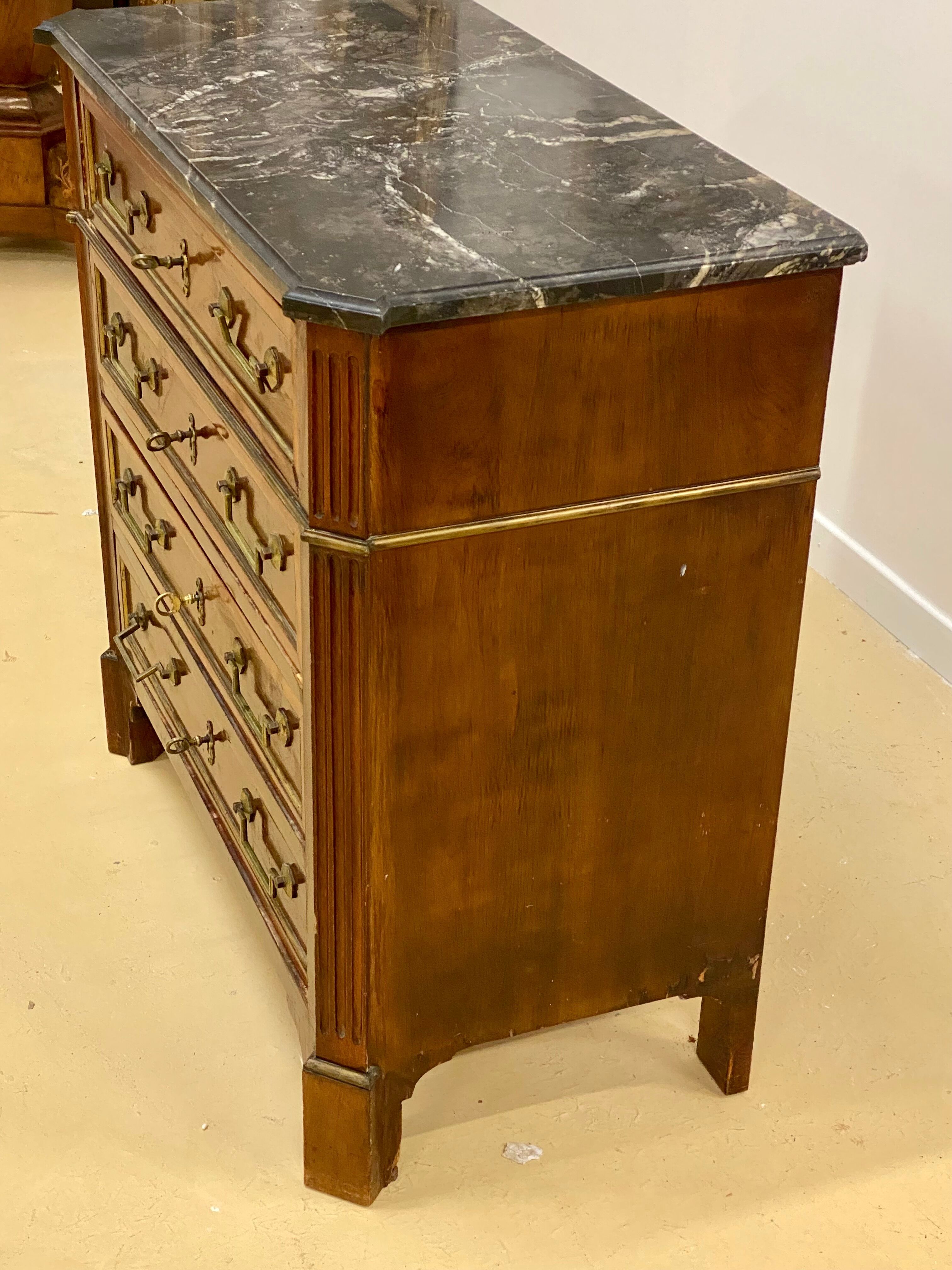 Commode Style Louis XVI