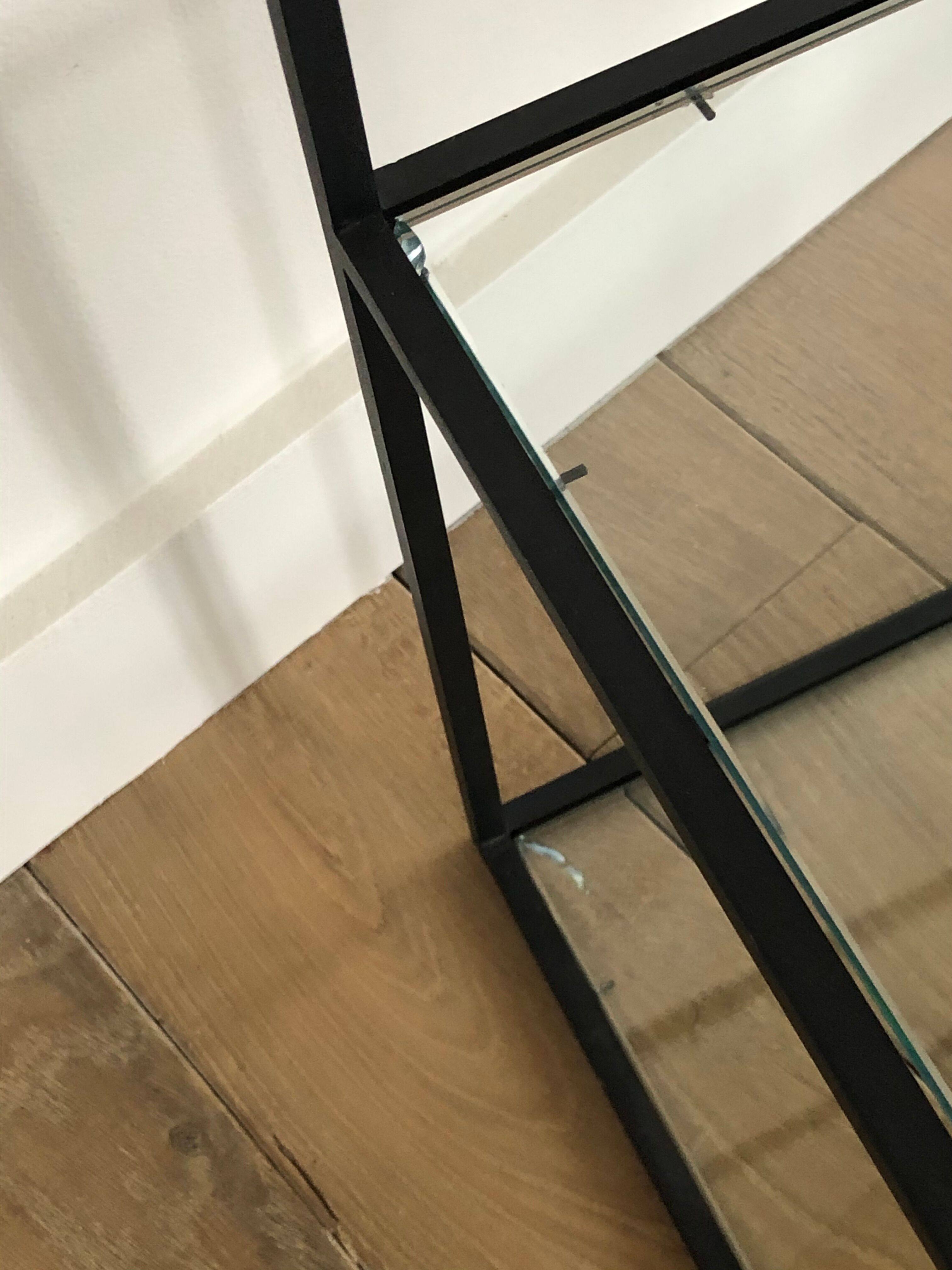 2 tables, black metal contemporary sofa pieces and glasses on 3 levels 60x60x60