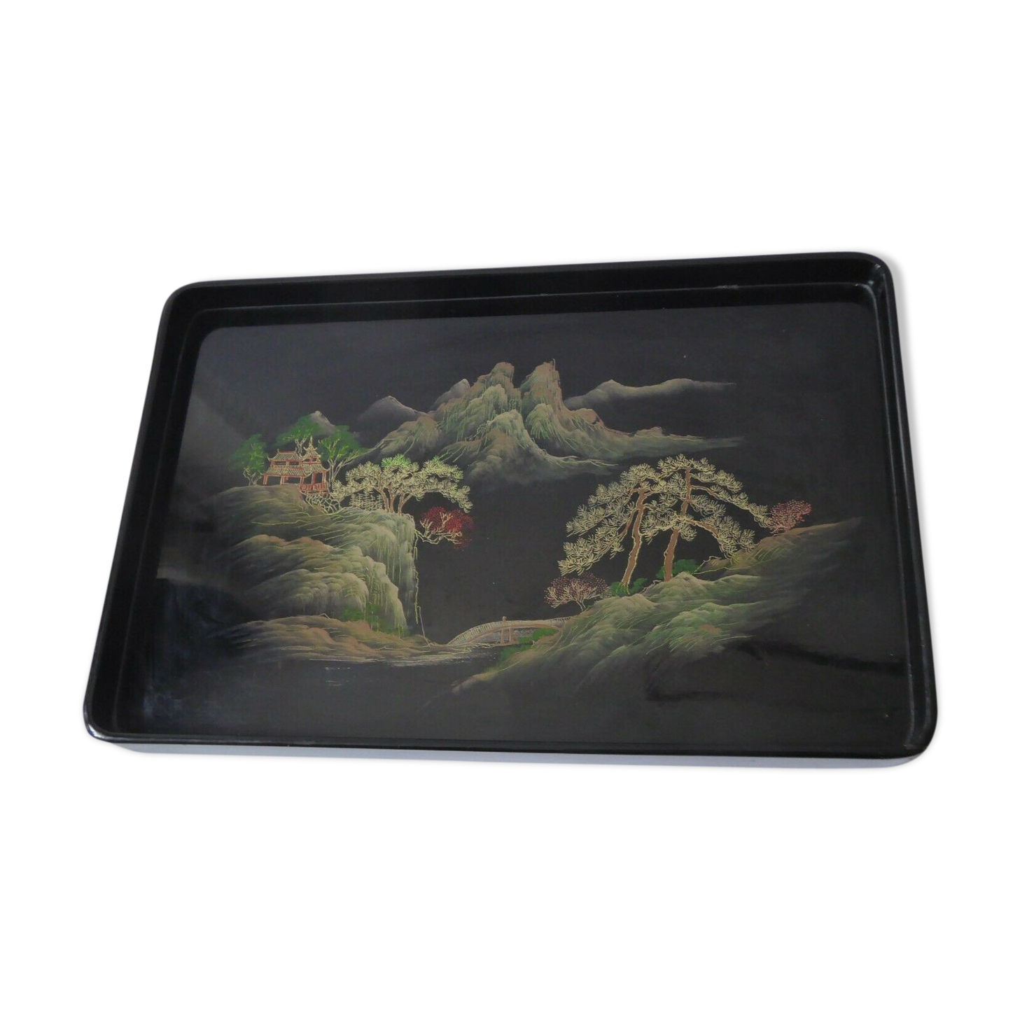 Japan's black lace-up tray