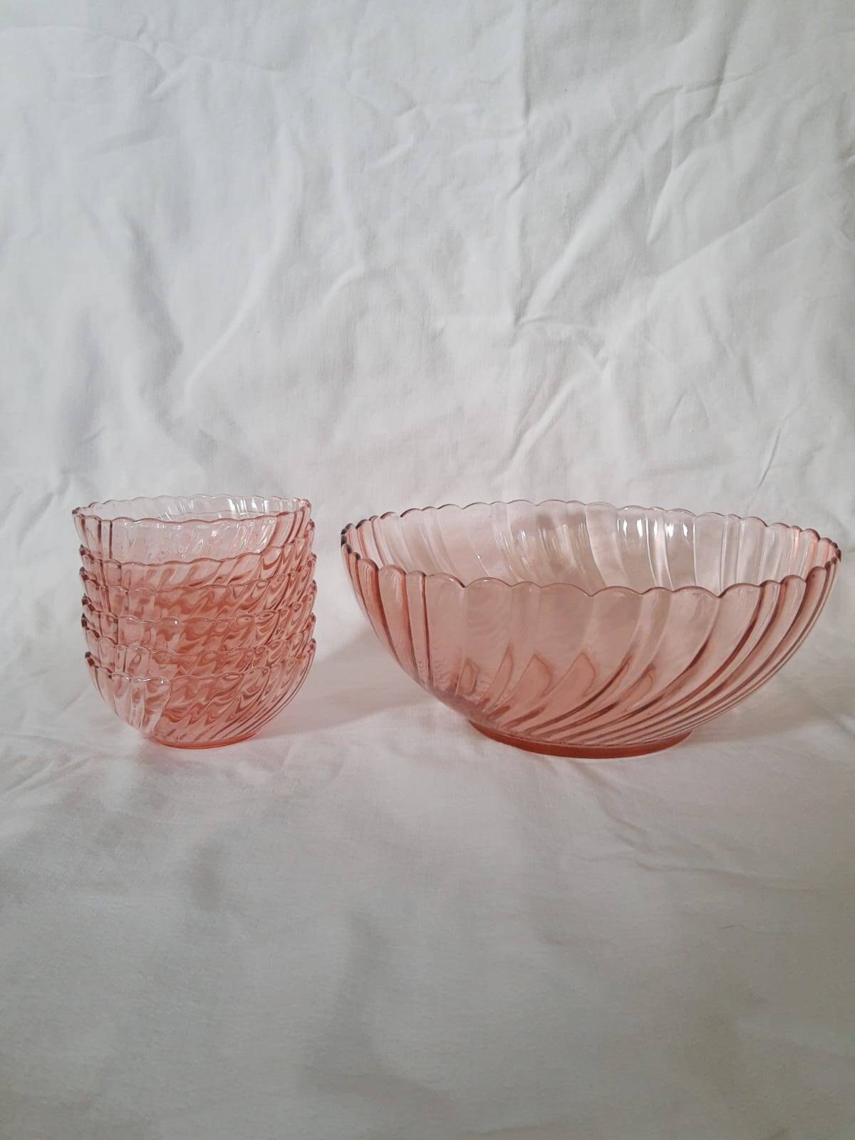 Set of salad bowls and 6 twisted glass bowls Rosaline Arcoroc vintage