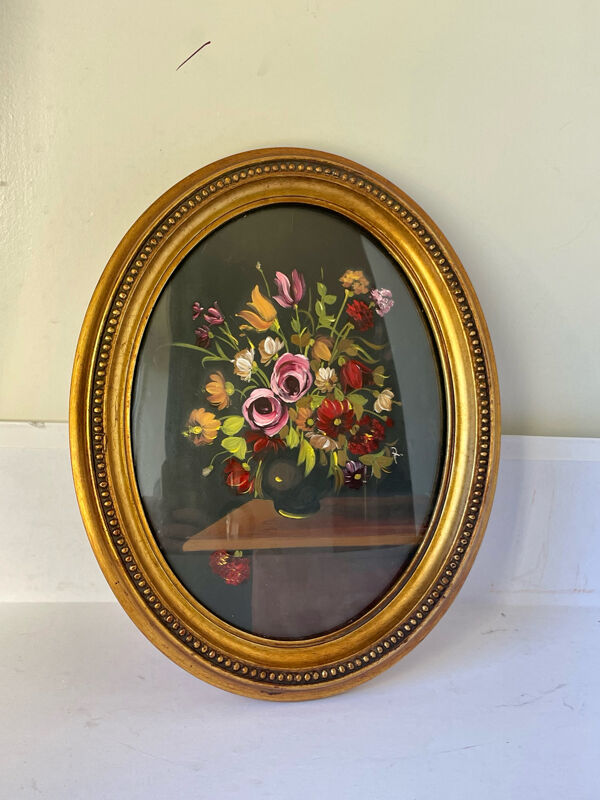 Peinture de la composition florale dans un cadre ovale en bois doré mesures 29 cm x 23 cm verre CONVEXE