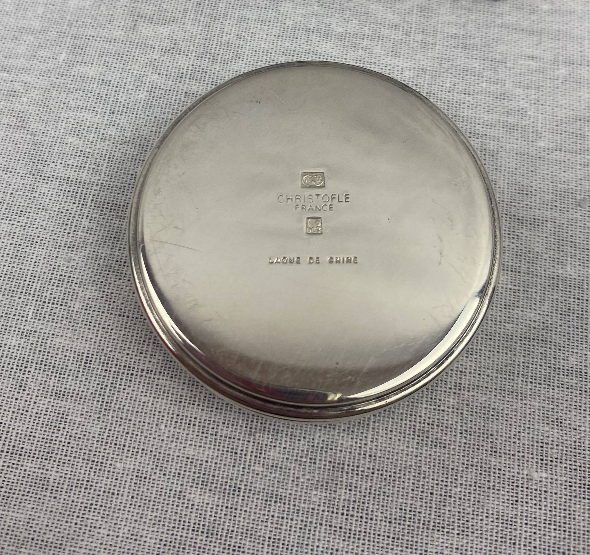 Christofle black talisman - pillbox powder box round lacquer box china silver metal tbe