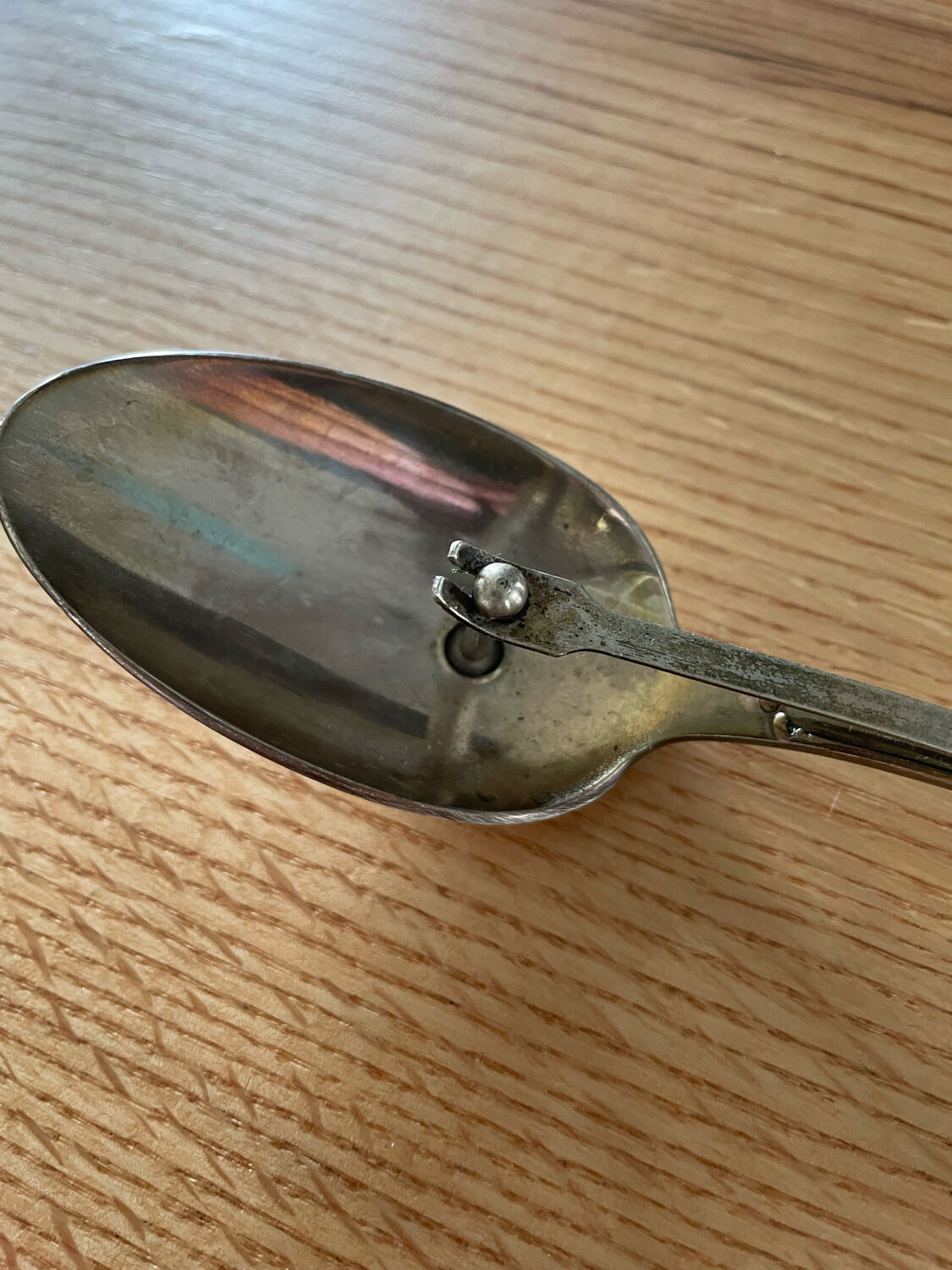 Cuillère à sauce à piston en métal