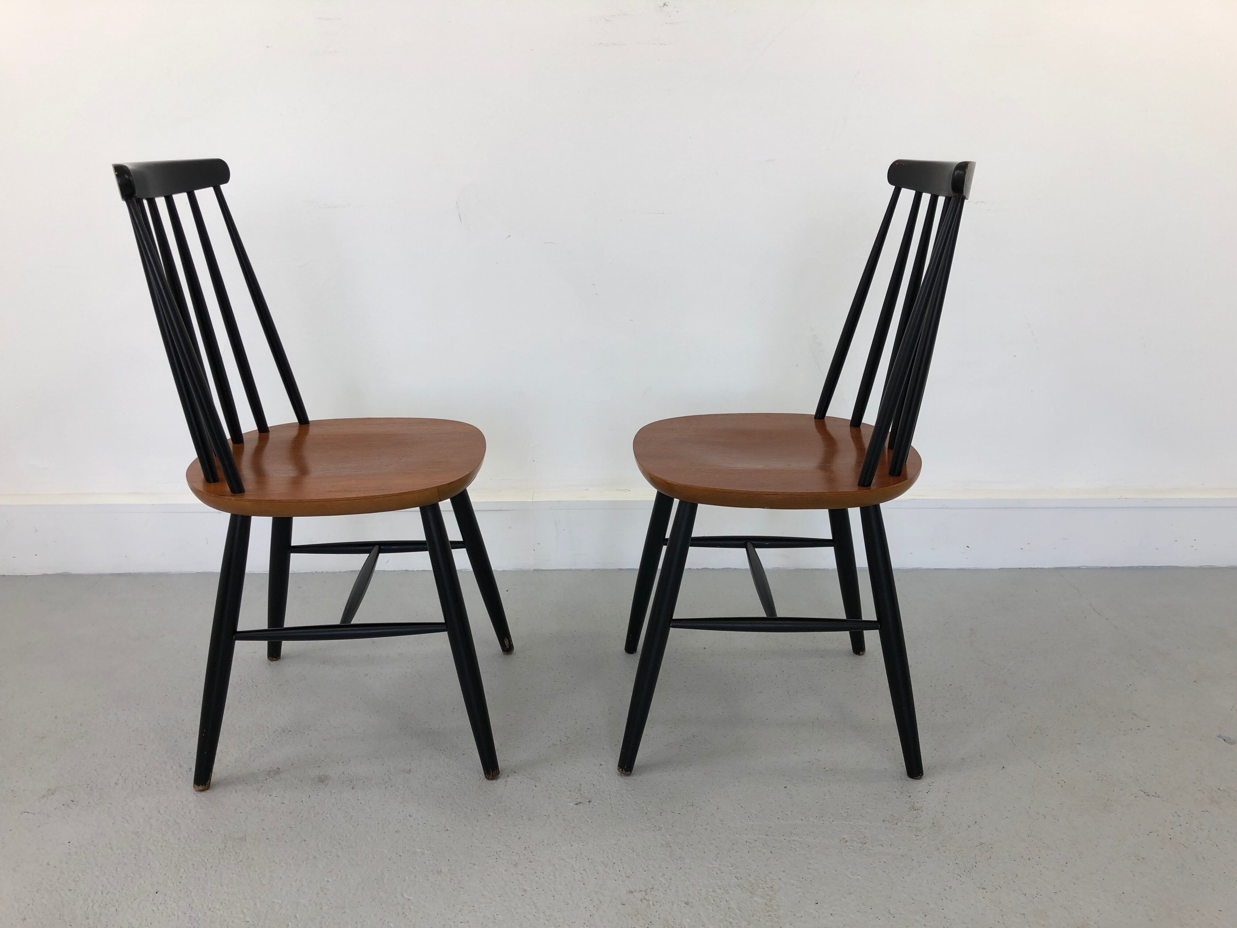 Set of 2 chairs, 1970s