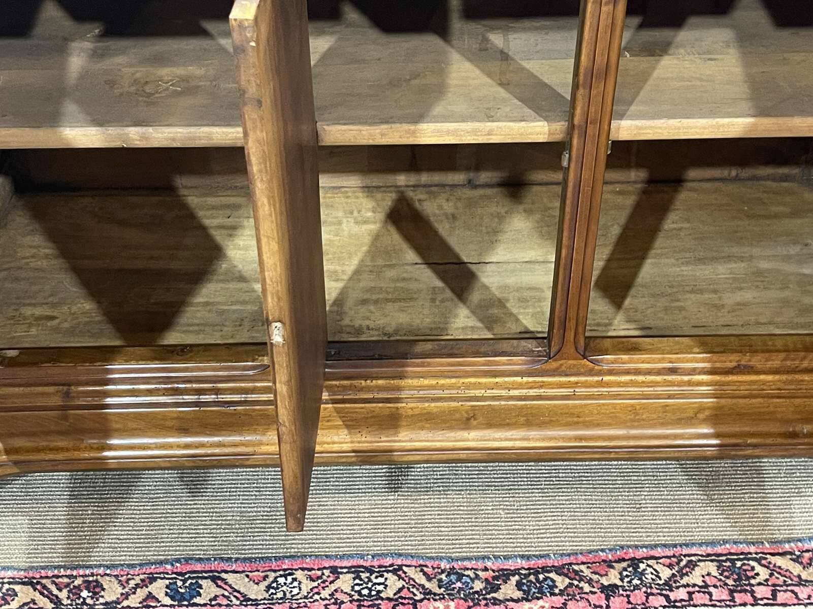 Art Nouveau enfilade in walnut from the early 20th century.
