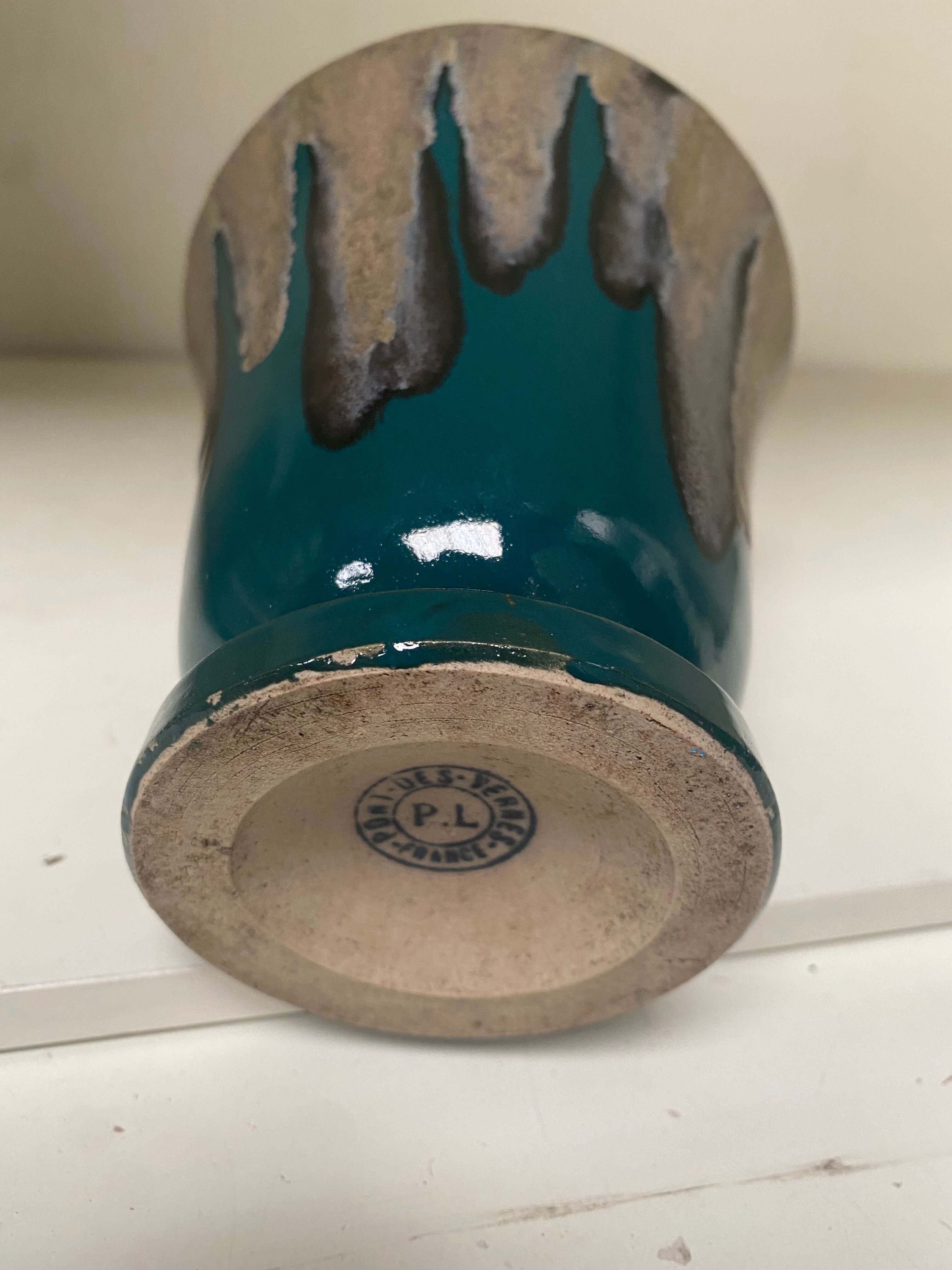 Old ceramic vase Pont des Vernes
