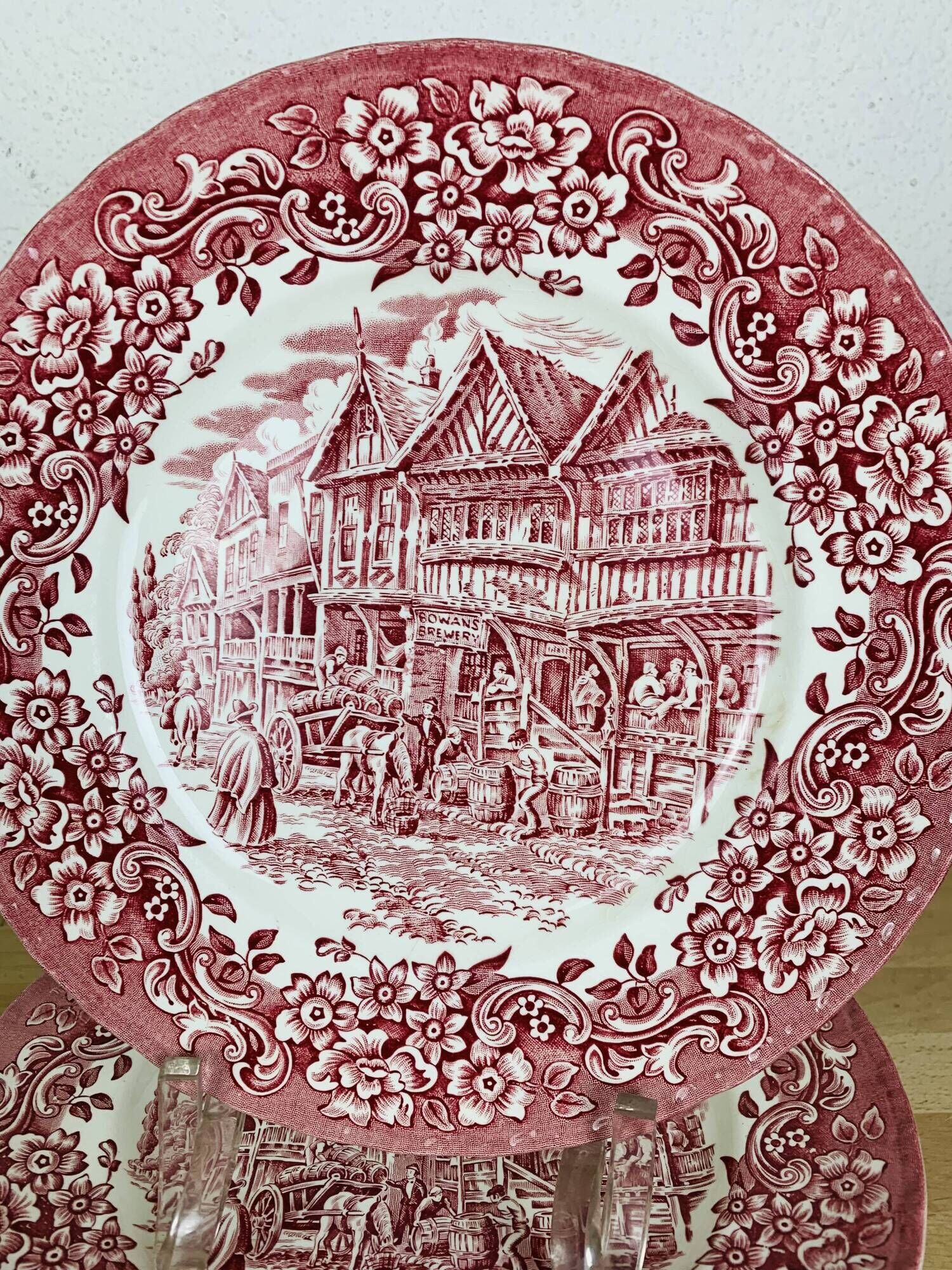 12 plates earth of iron red Royal Tudor model 17th century England ironstone