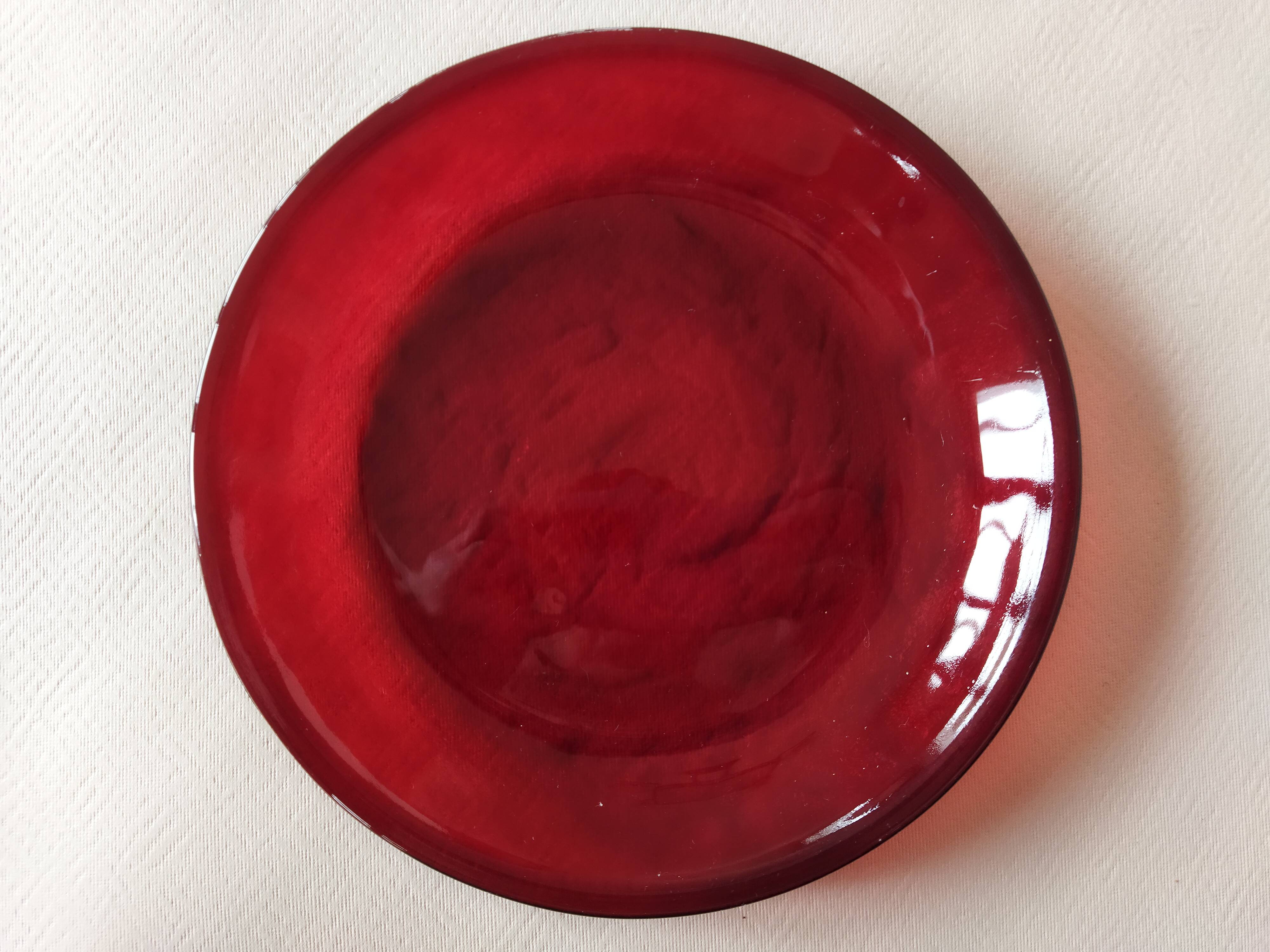 8 Arcoroc Sierra Rubis dinner plates