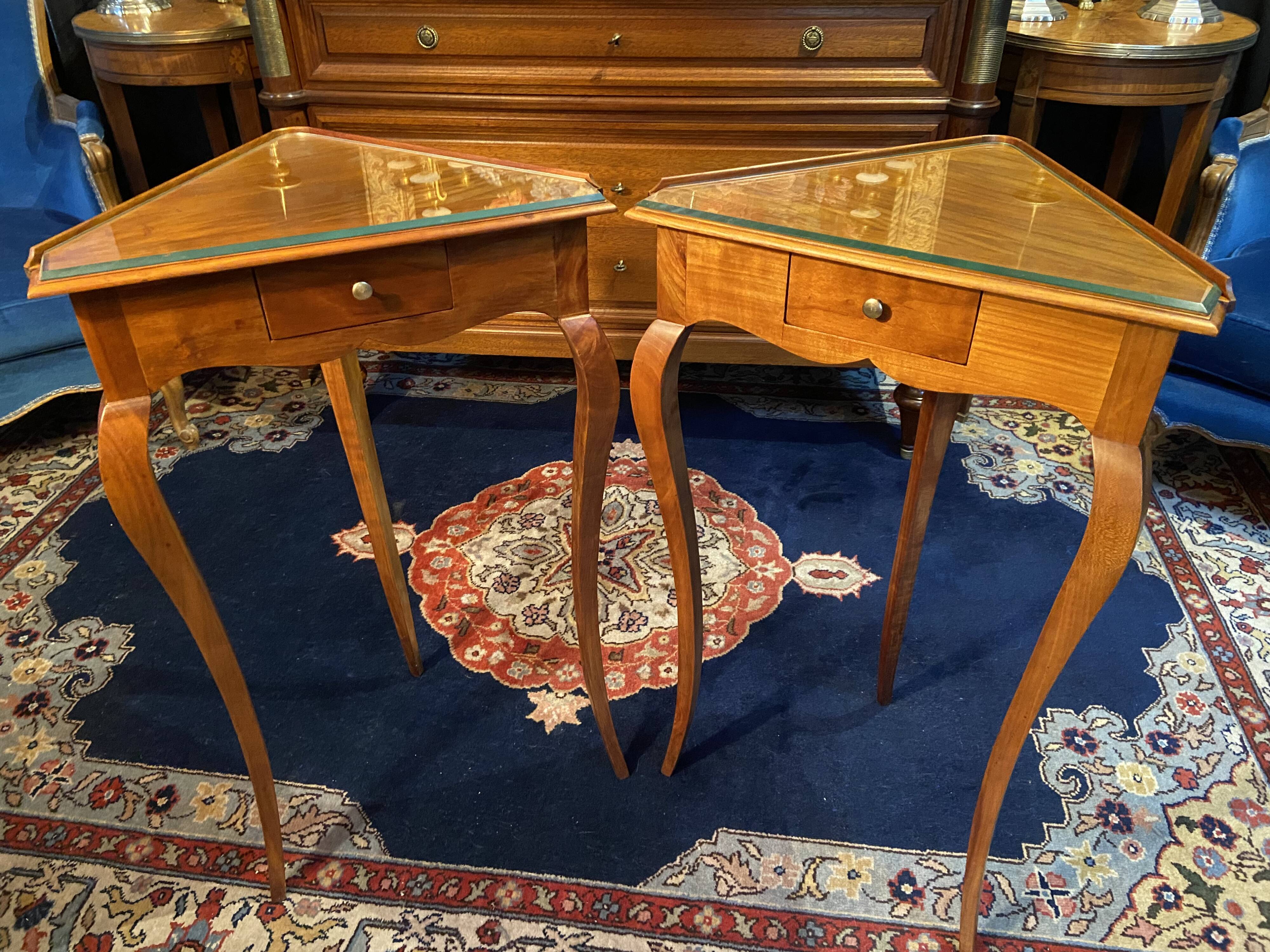 Pair of corner side tables in solid blond walnut Loui.