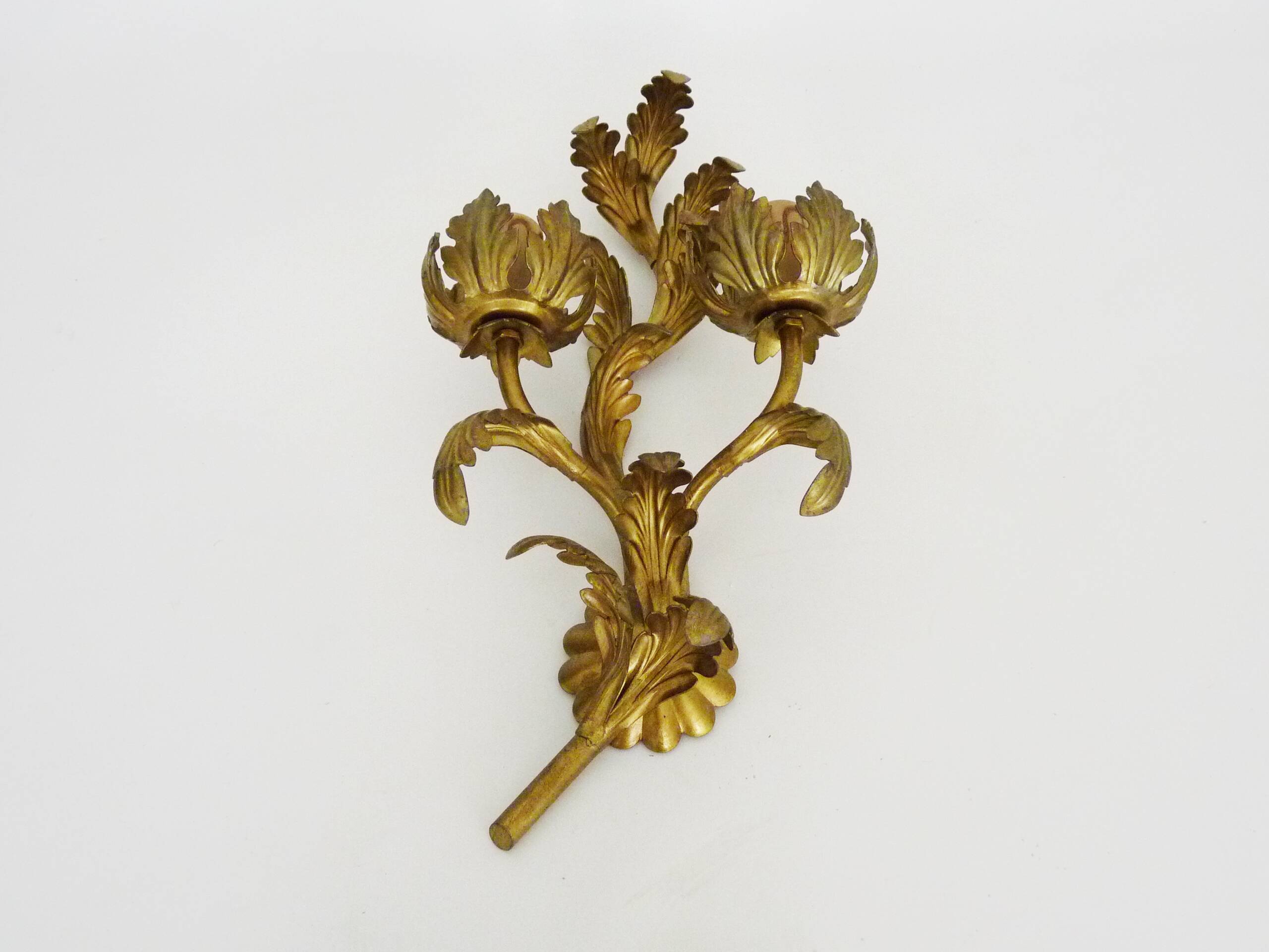 Vintage Italian wall light in gilded wood. 1970s