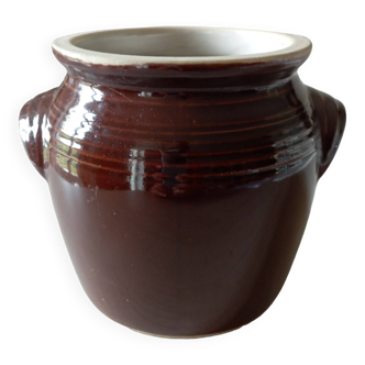 Enamelled stoneware pot