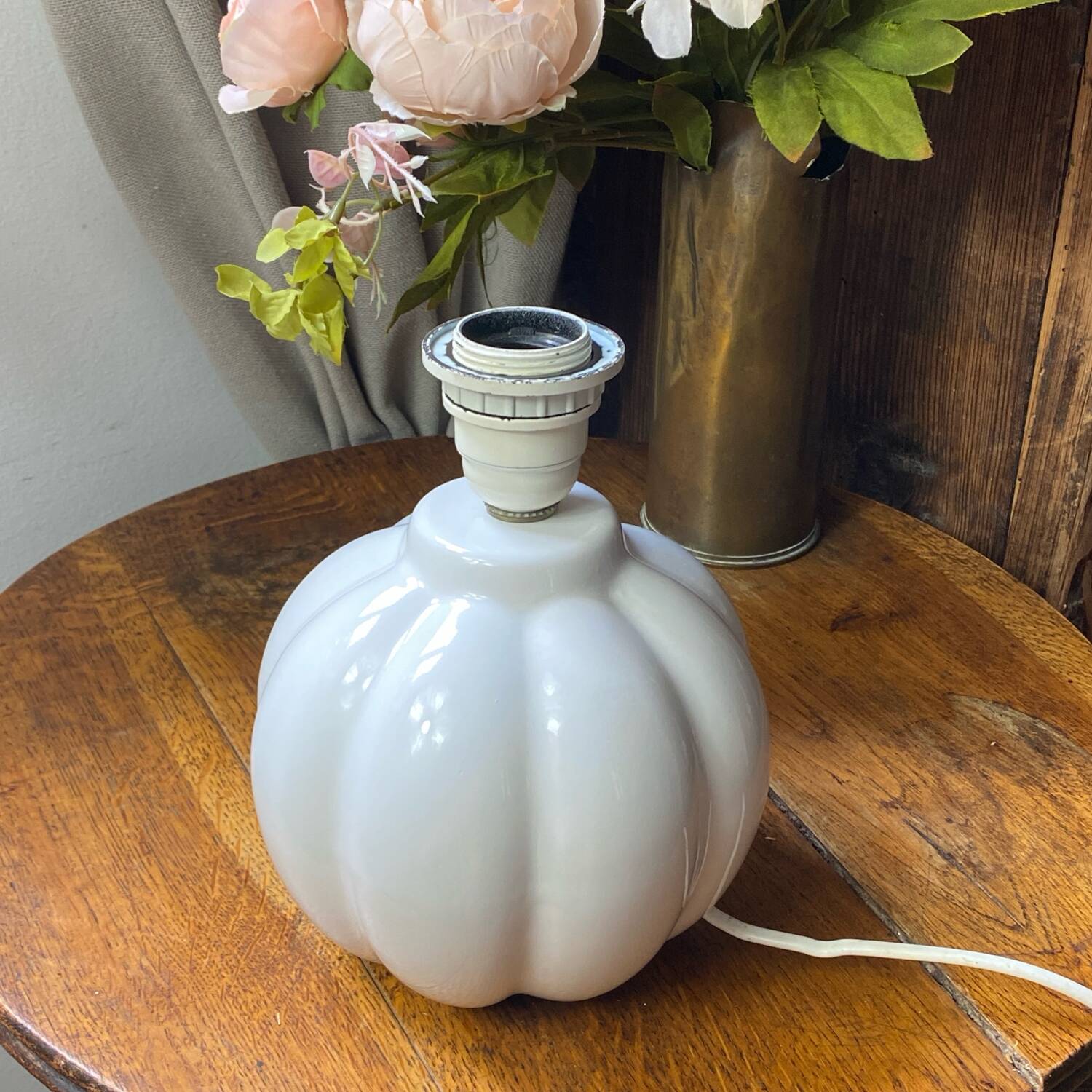 White ceramic lamp