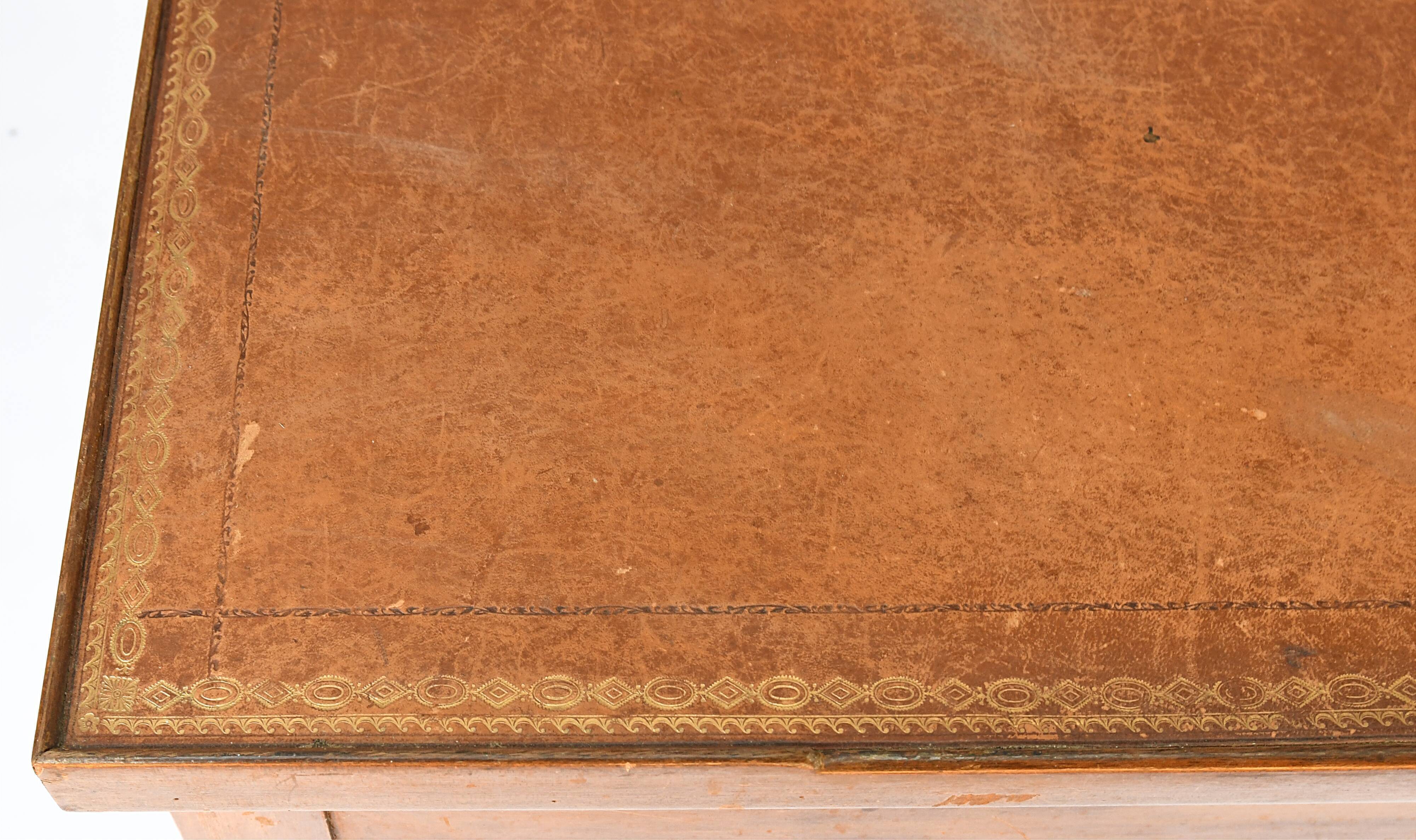 Table bureau de style Louis XVI